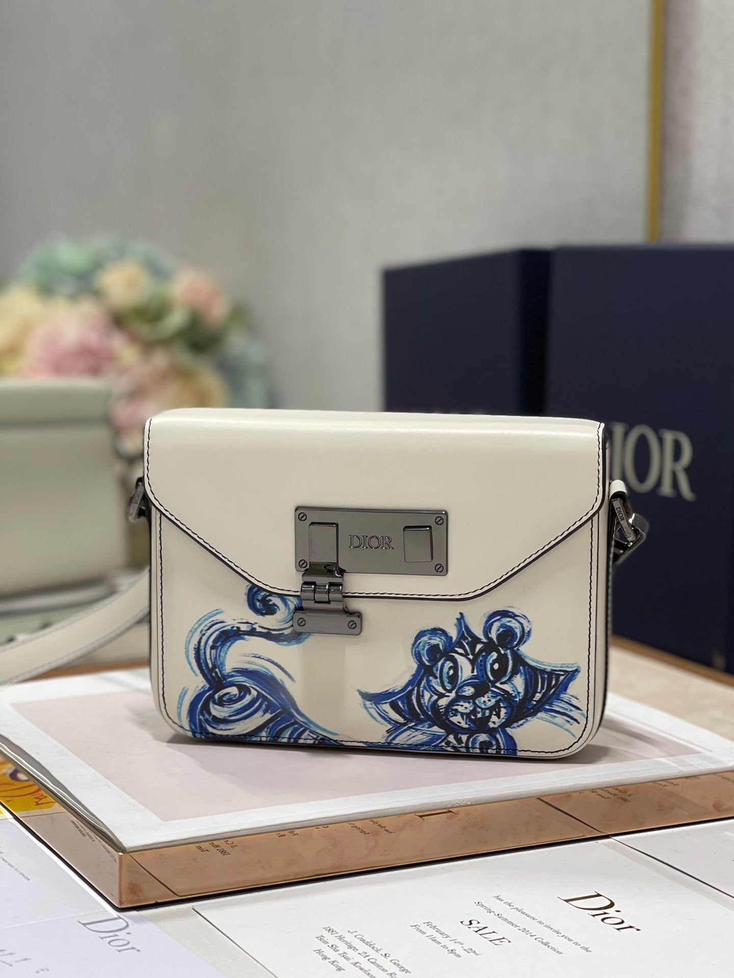 Lock Cd White Travel Bag