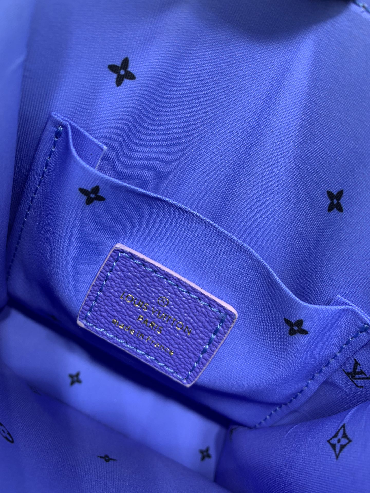 EN - Luxury LUV 824 Travel Bag