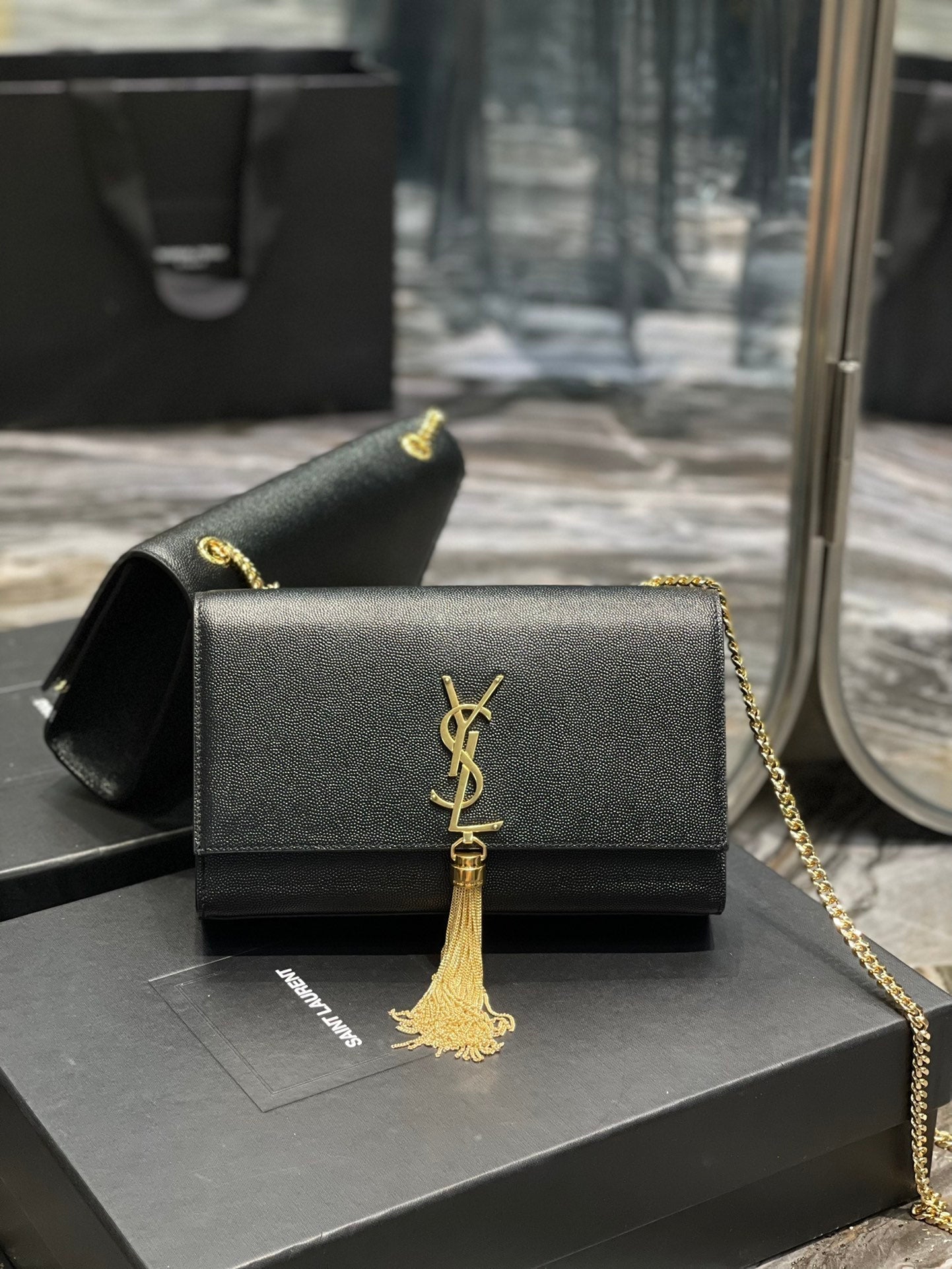 YSL Saint Laurent Kata Tassel 9in 24cm Black Medium Chain Handbag