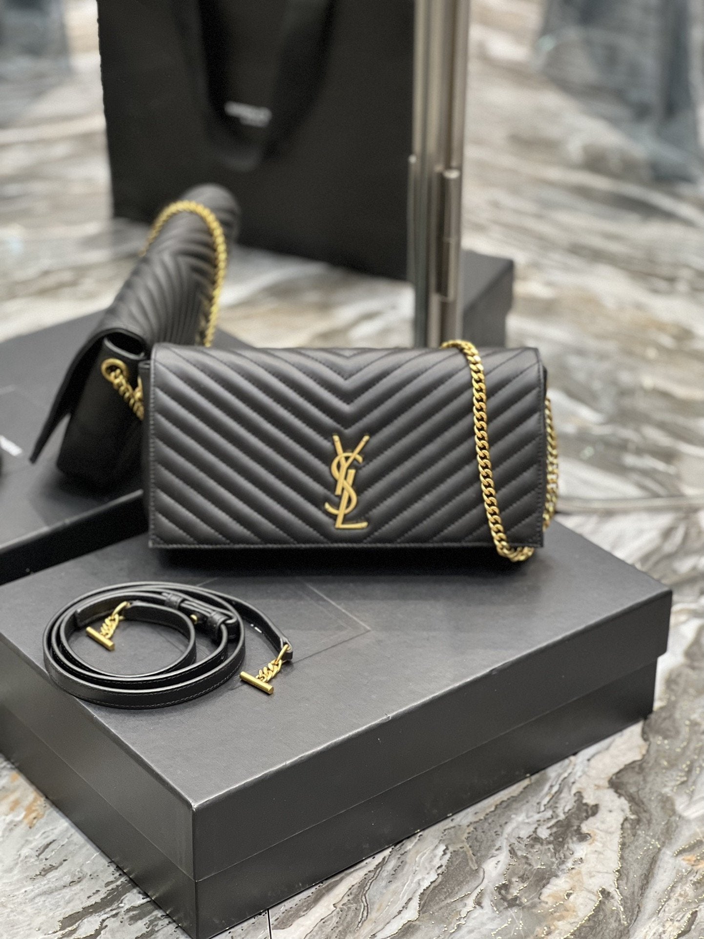 YSL Saint Laurent Kata 99 Hardware 10in 26cm Black Gold Chain Handbag