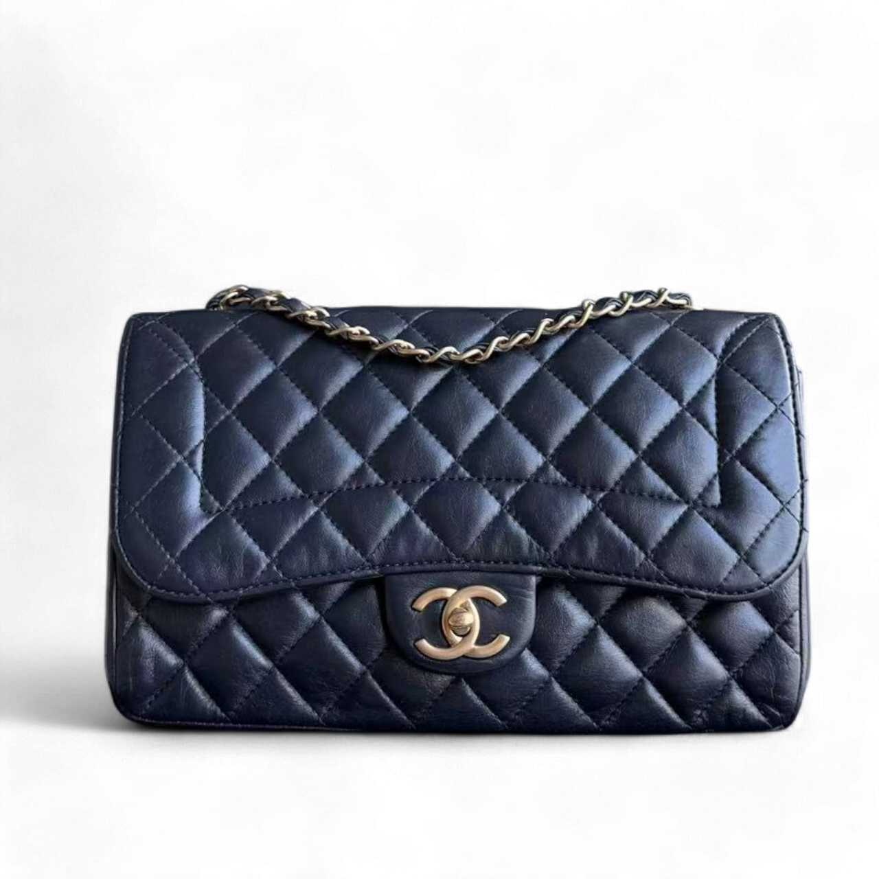 Chanel Seasonal Flap Medium 25CM Quilted Chic Flap Lambskin Golden Hardware Series 21