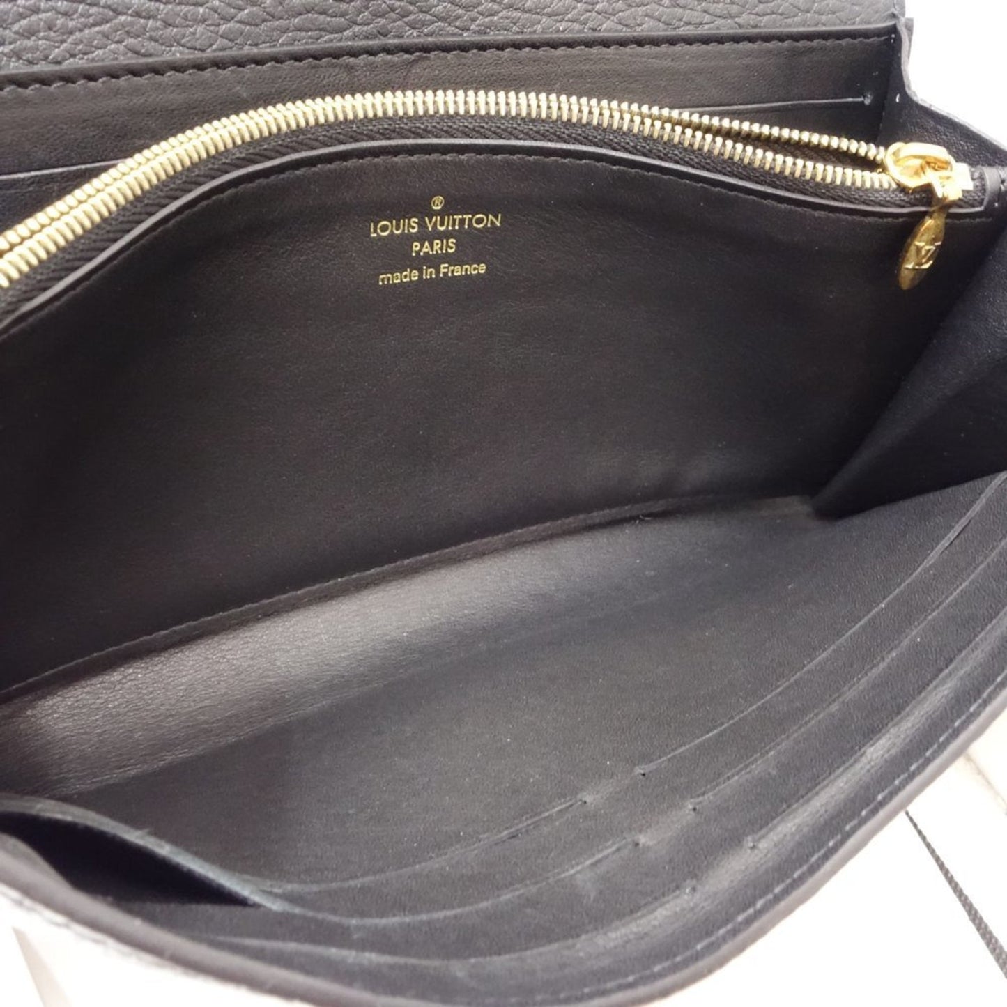 LOUIS VUITTON Capucines Wallet
