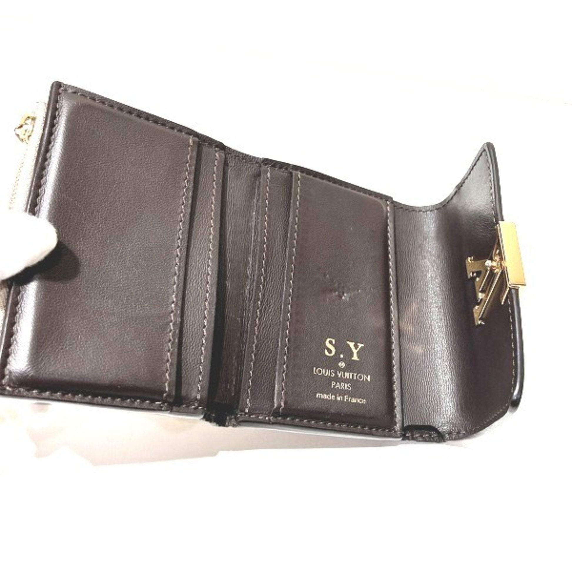 LOUIS VUITTON Capucines Wallet