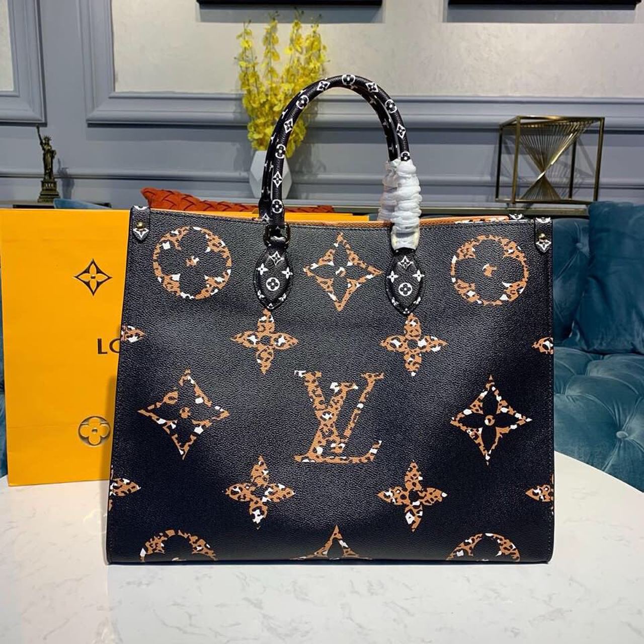 Top Quality Jungle Giant Onthego Tote Bag Monogram