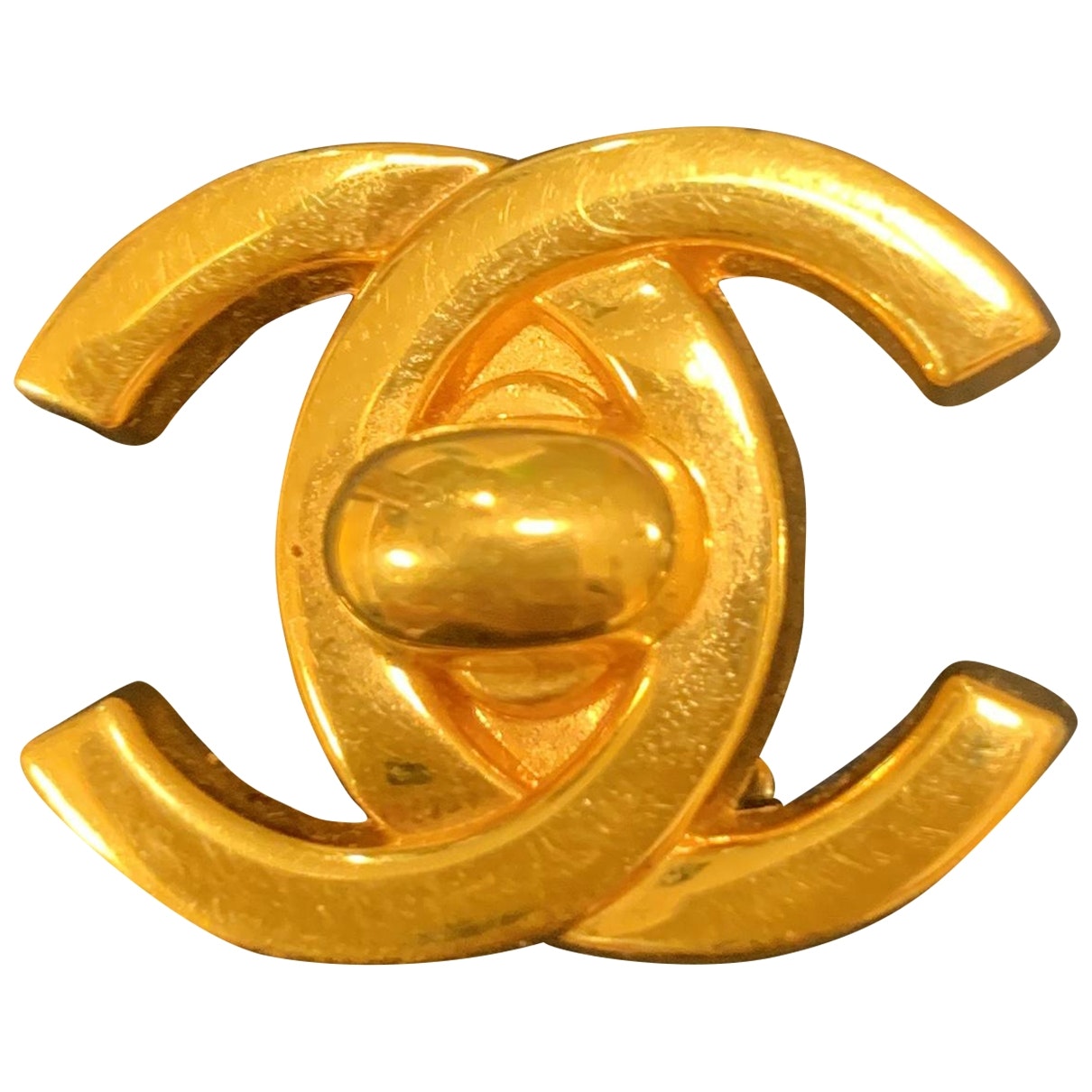 Chanel cc gold gold plated earrings