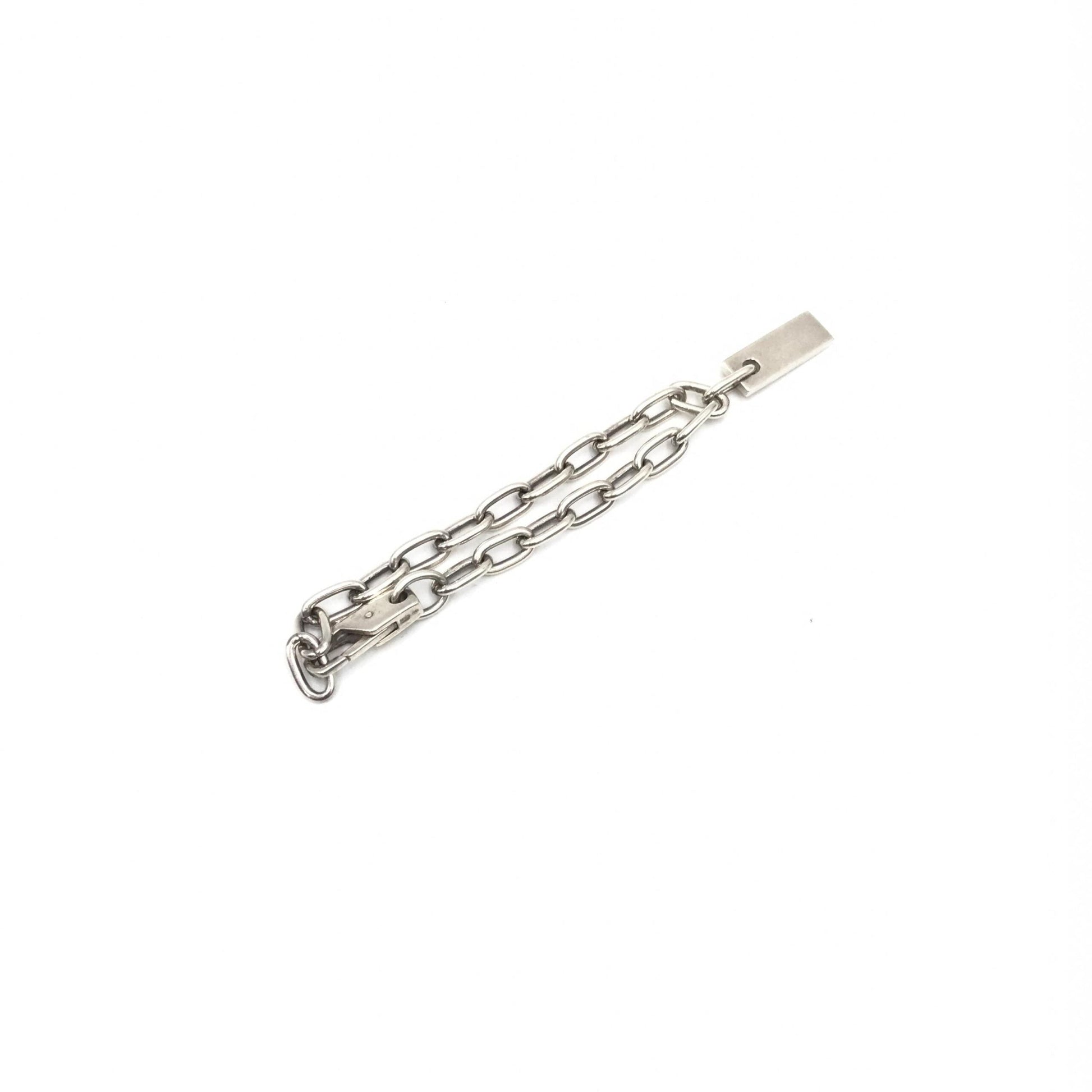Gucci Sterling Silver Logo Plate Chain Women's Bracelet