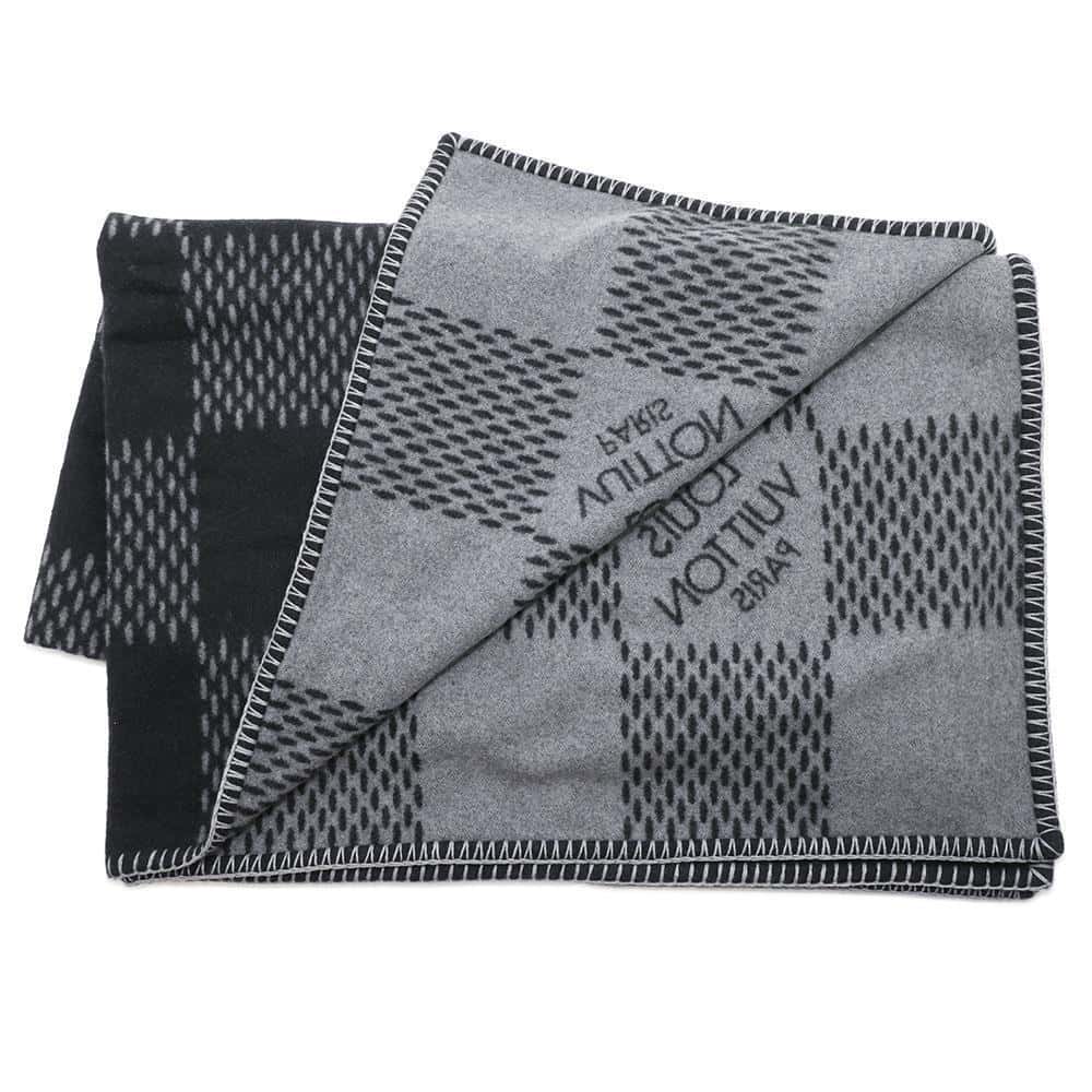 Louis Vuitton Couverture Classic GrayM76561 Wool 90 Damier Black Handbag