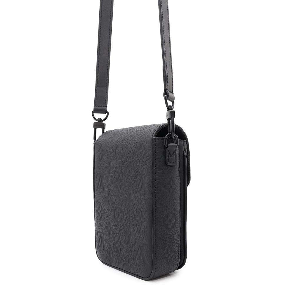 Louis Vuitton SPadlock Vertical Wearable NoirM81524 ・Taurillon Monogram Wallet Case