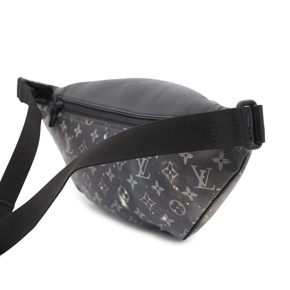 Louis Vuitton Discovery Bumback NoirM44444 Galaxy Monogram Handbag
