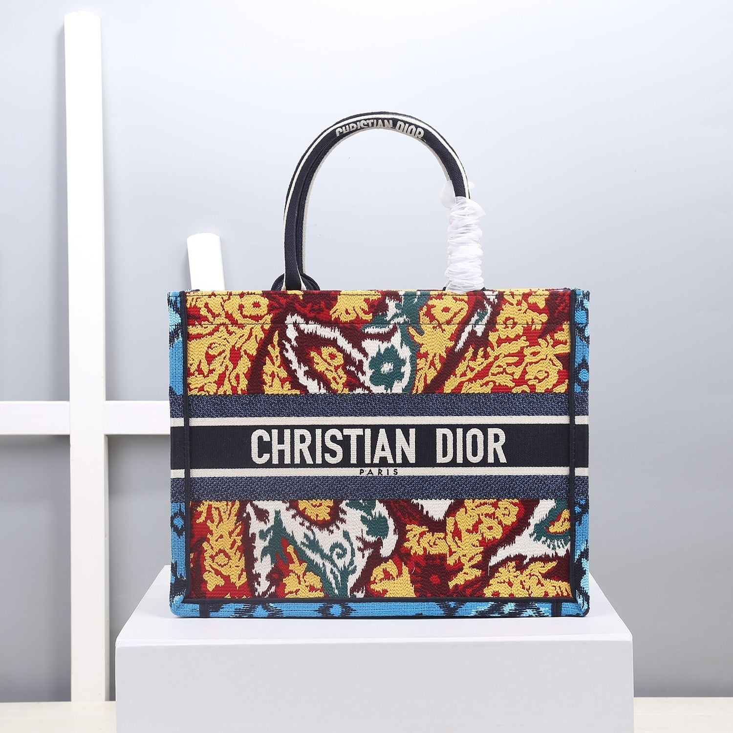 Metop Qualityum Book Cd Multicolor Book Tote Bag