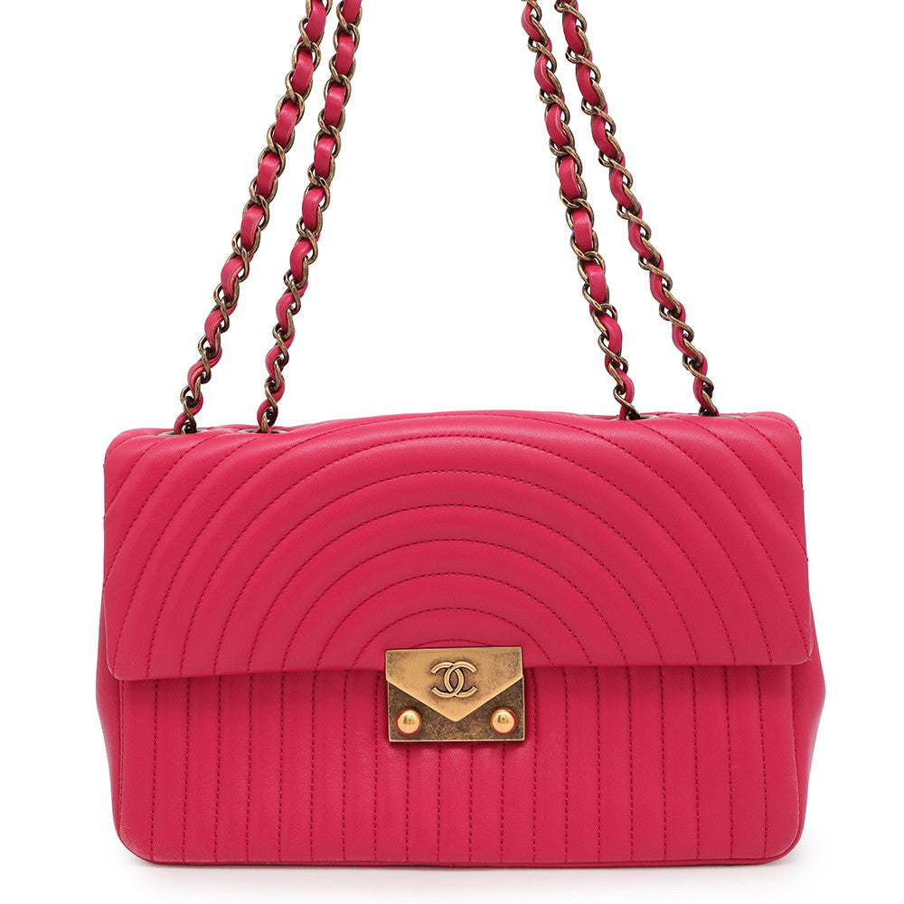 Chanel Design Stitch ChainShoulder Lambskin Pink Shoulder Bag