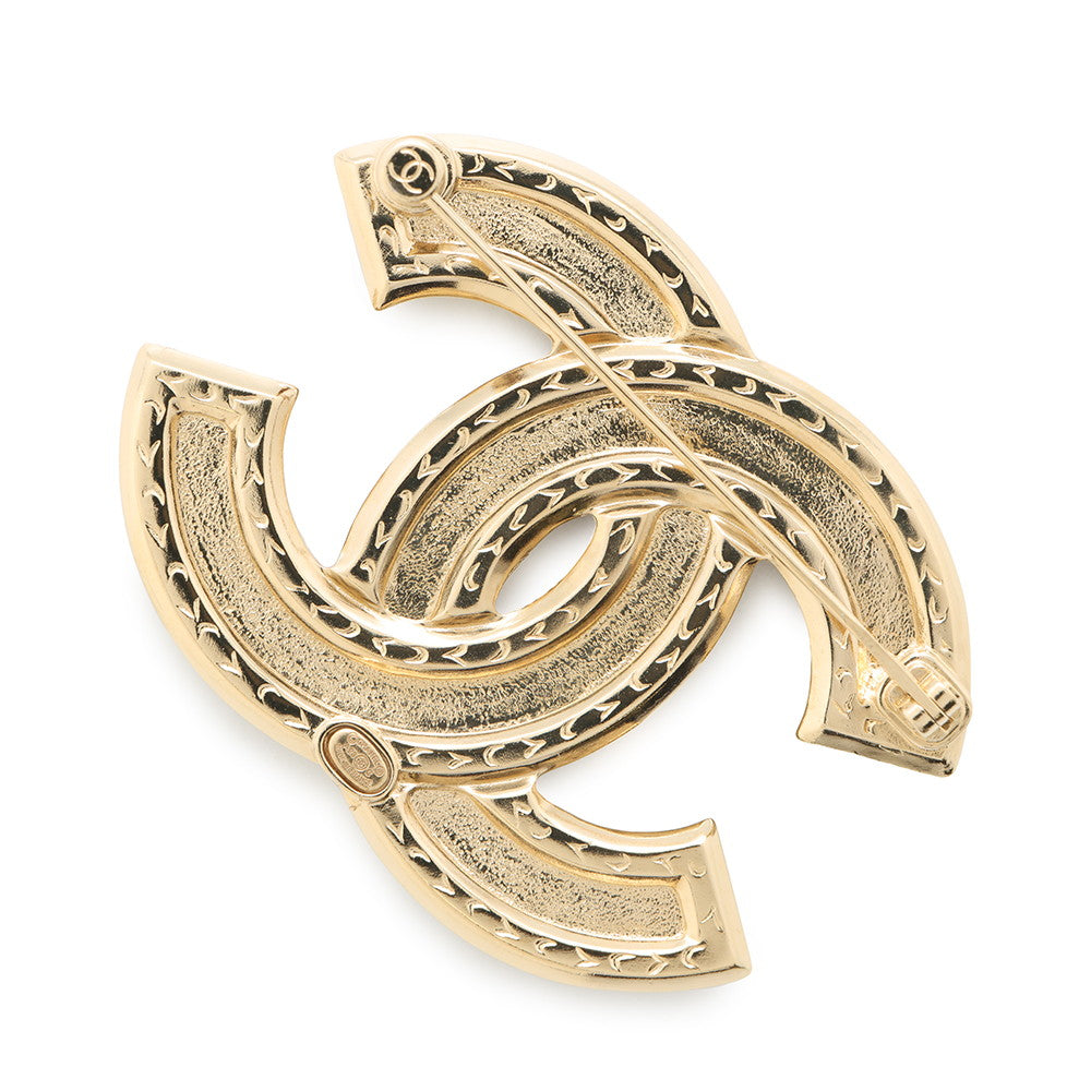 Chanel CC Logo Matelasse Brooch Handbag