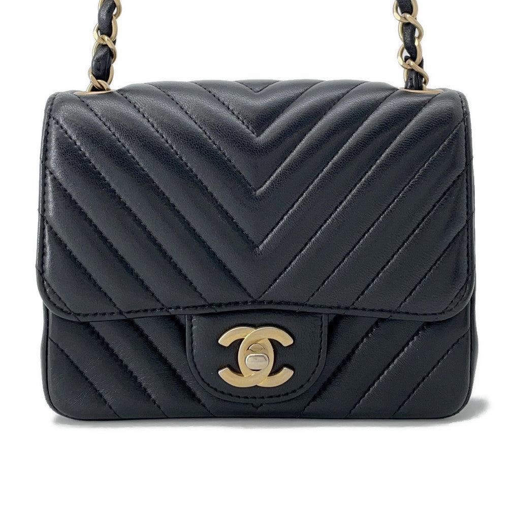 Chanel Chevron ChainShoulder BlackA35200 Lambskin Shoulder Bag