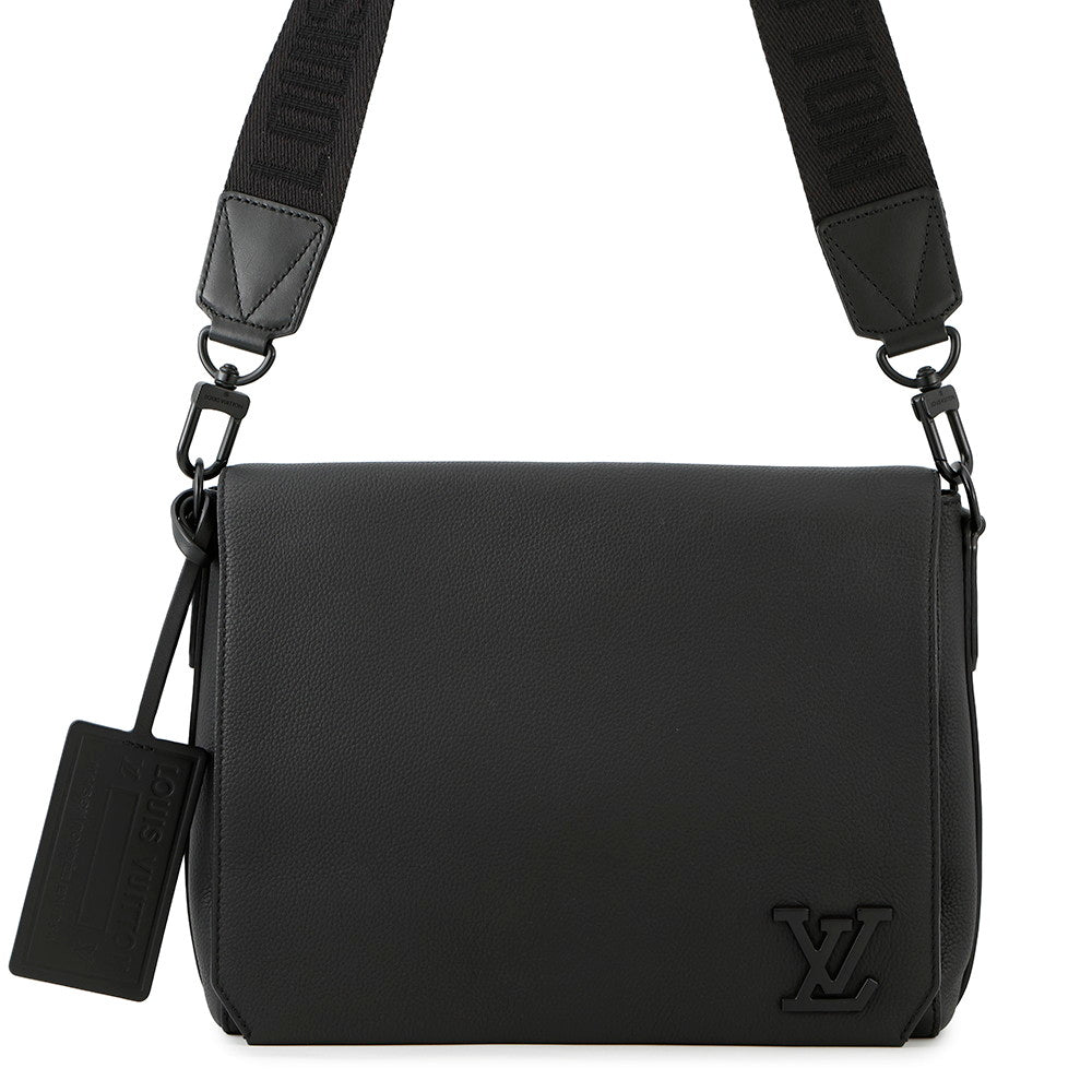 Louis Vuitton takeoff messenger NoirM57080 Grain Leather Crossbody Bag