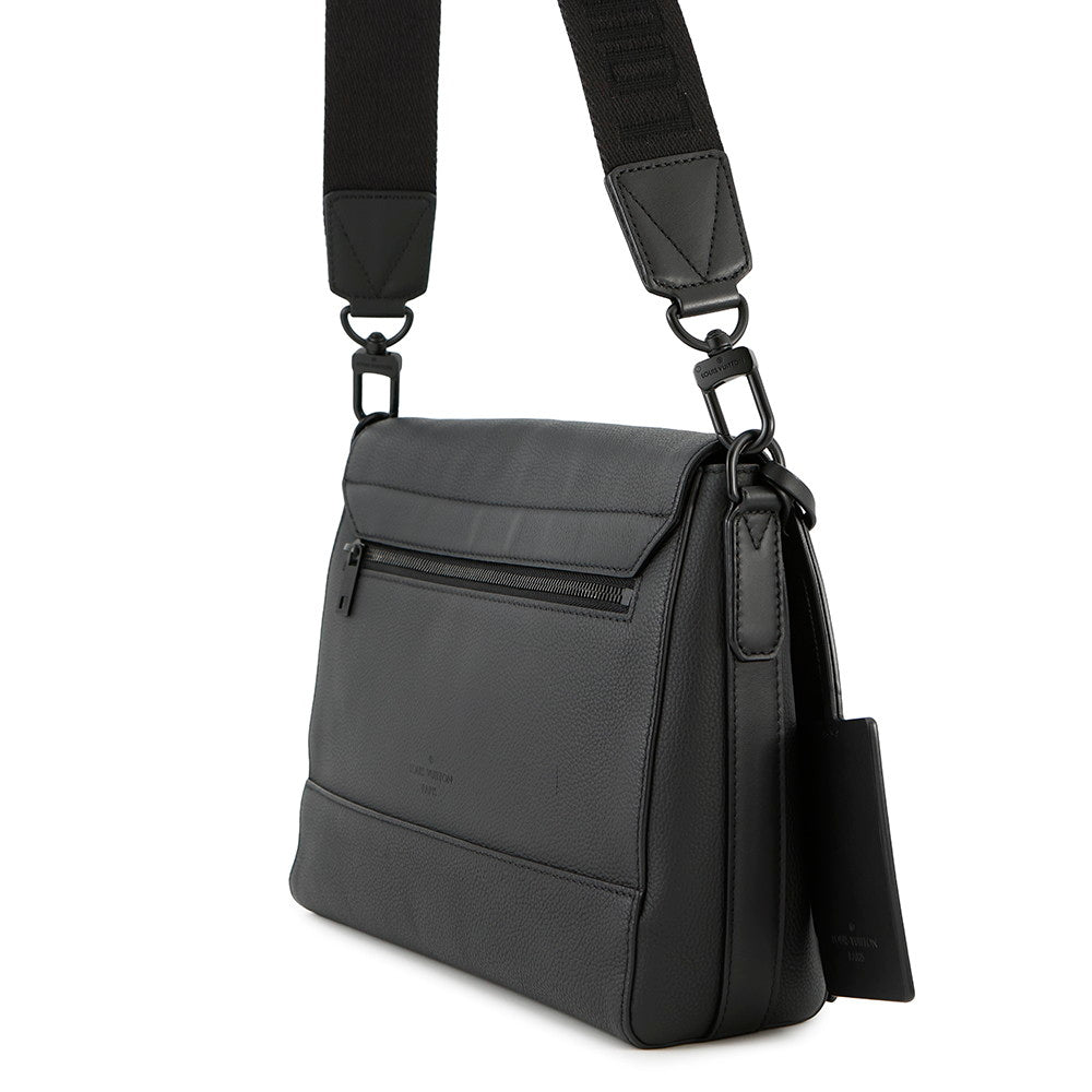 Louis Vuitton takeoff messenger NoirM57080 Grain Leather Crossbody Bag