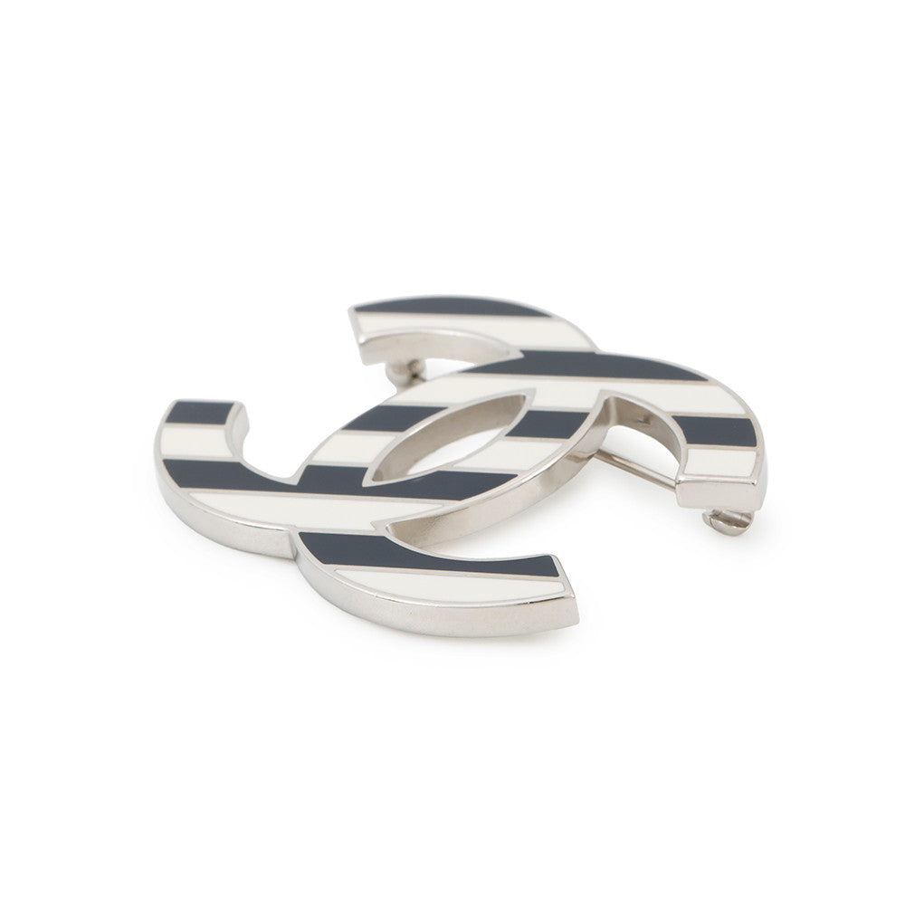 Chanel CC Logo Border Brooch White Blue Handbag