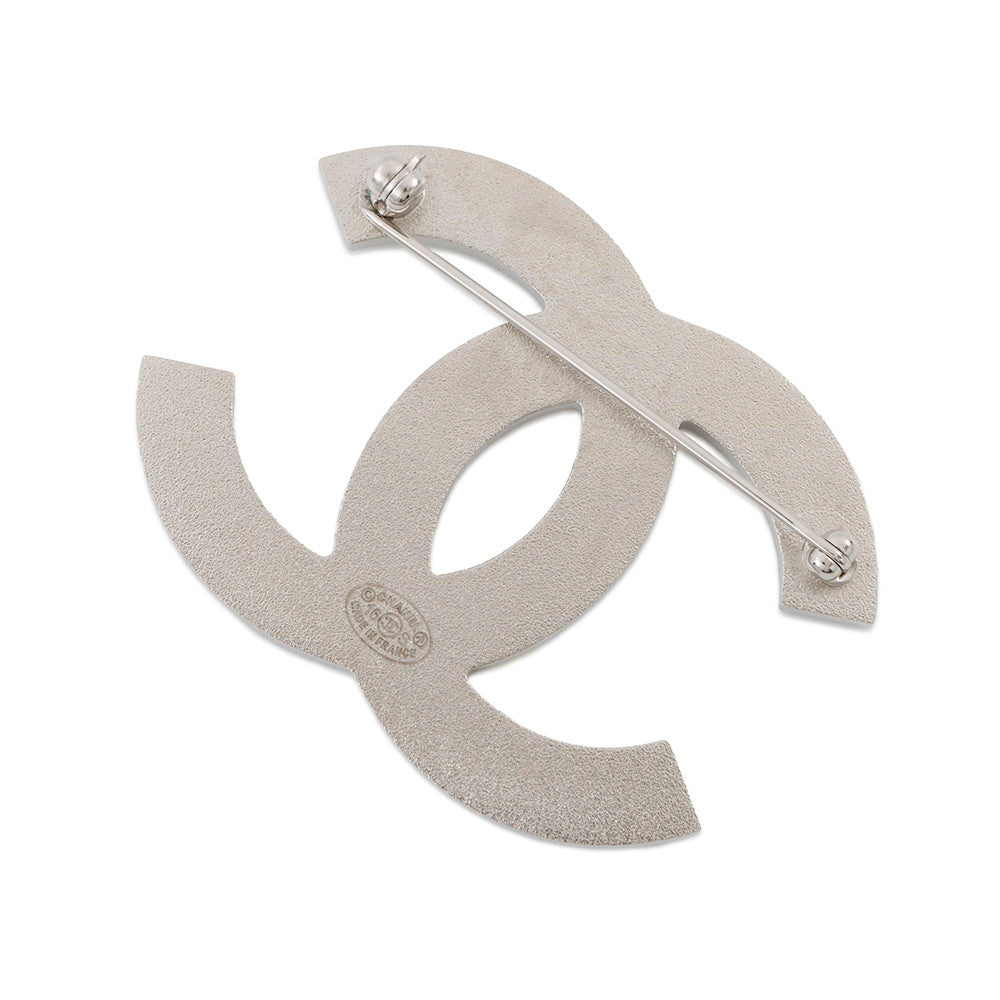Chanel CC Logo Border Brooch White Blue Handbag