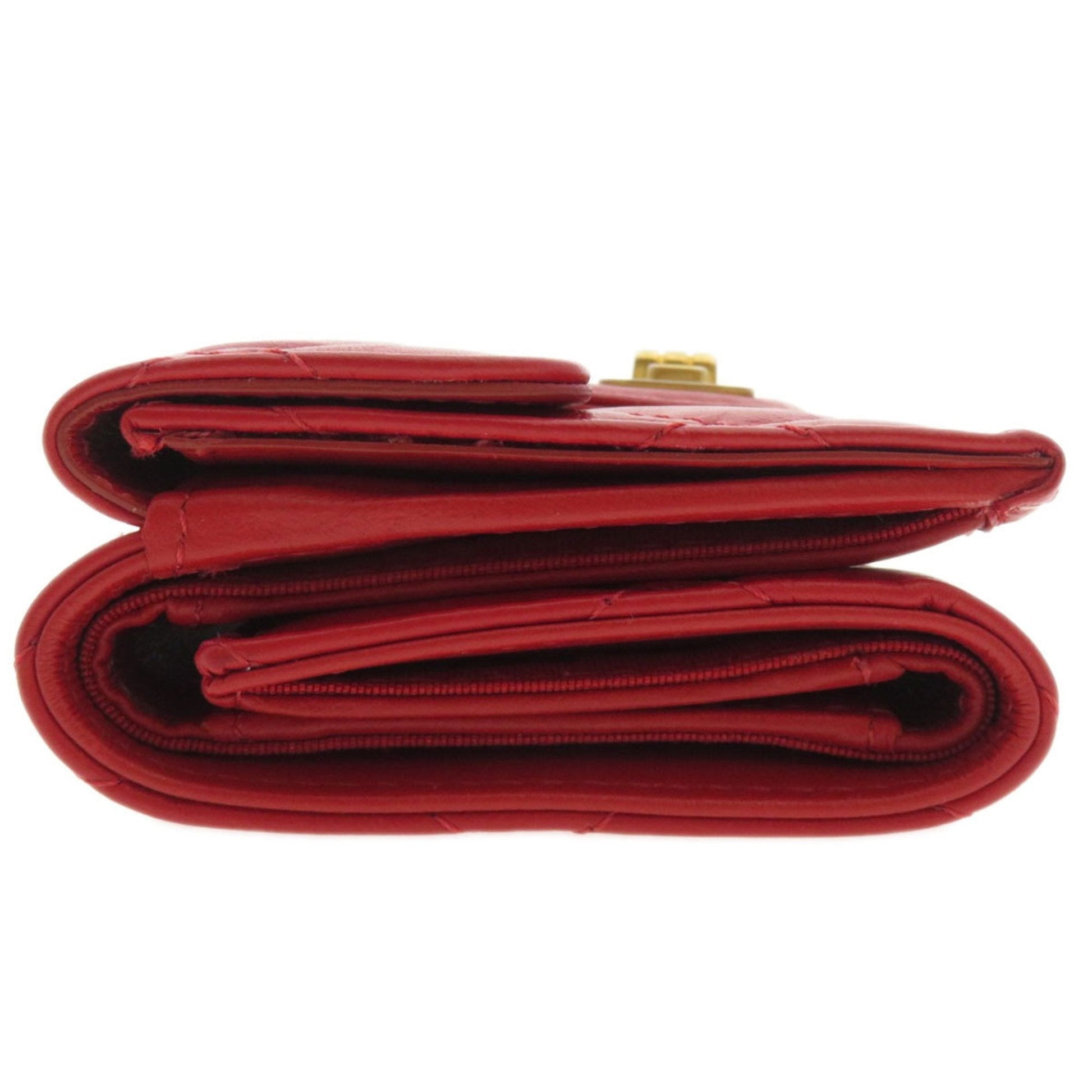 CHANEL Matelasse Wallet