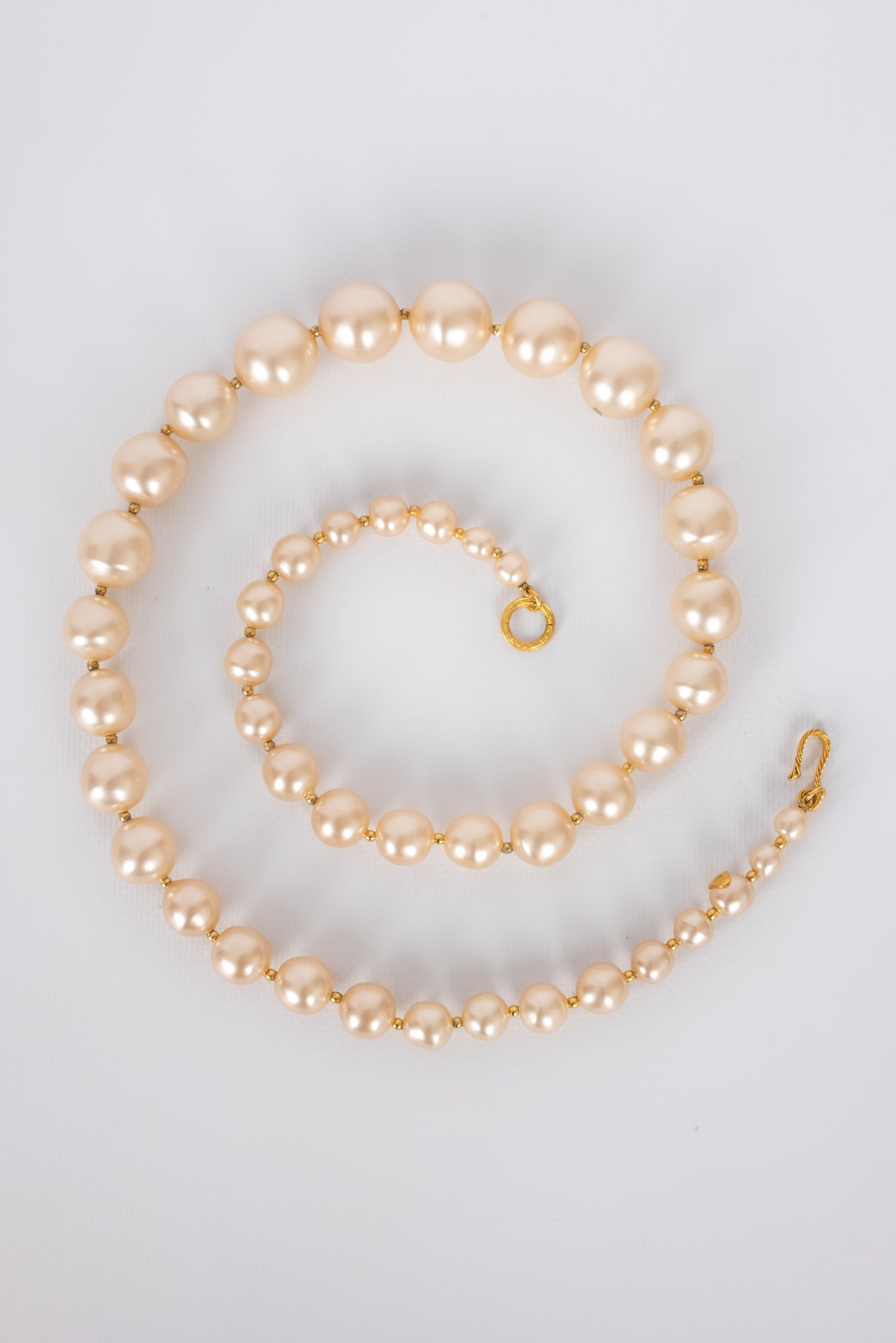 Collier de perles nacr?©es Chanel s