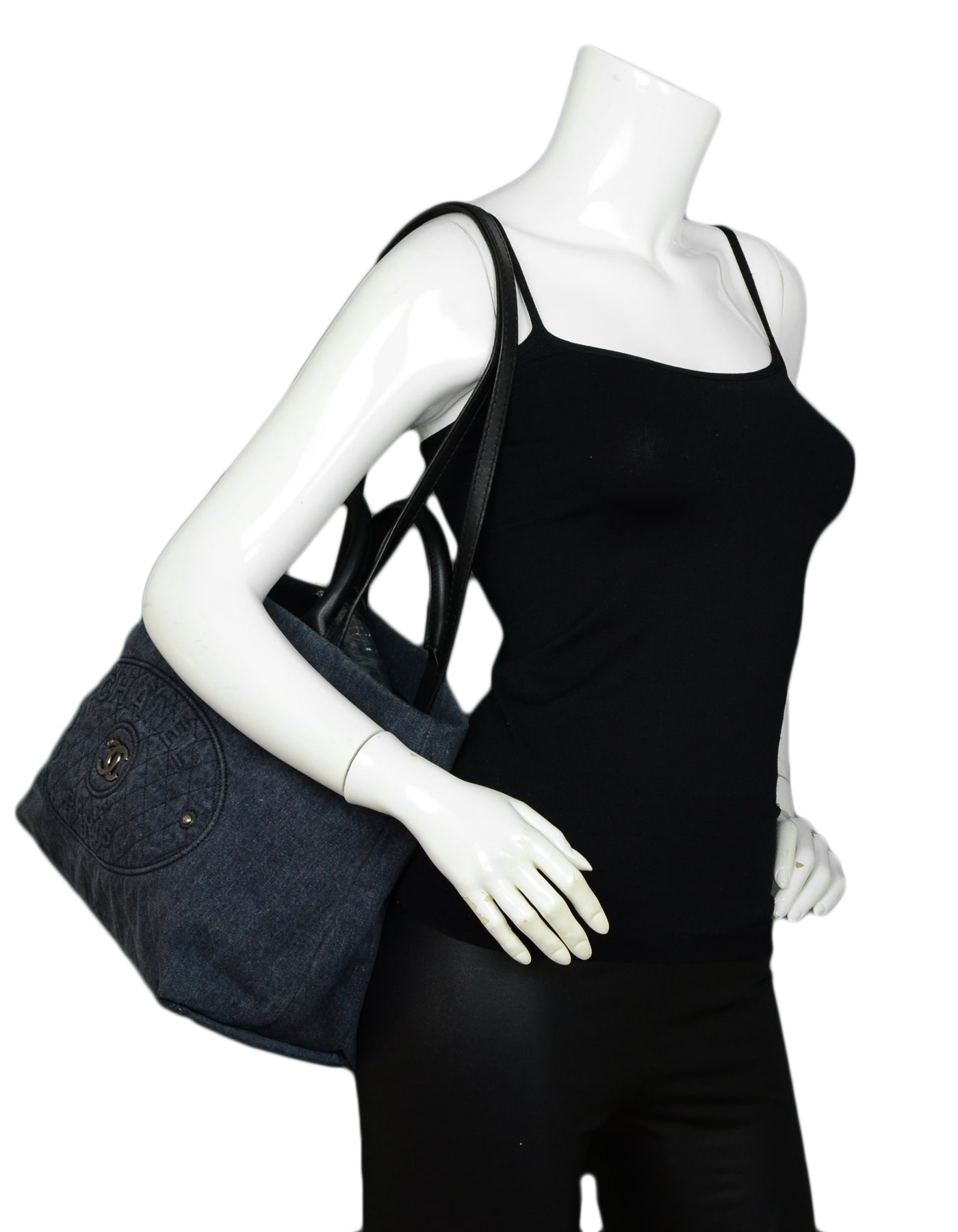 4CHANEL Blue Denim Deauville Style Tote Bag with Straps 100 15750 5E8E908A B3FC 4C0E 82F6 276280F756FE