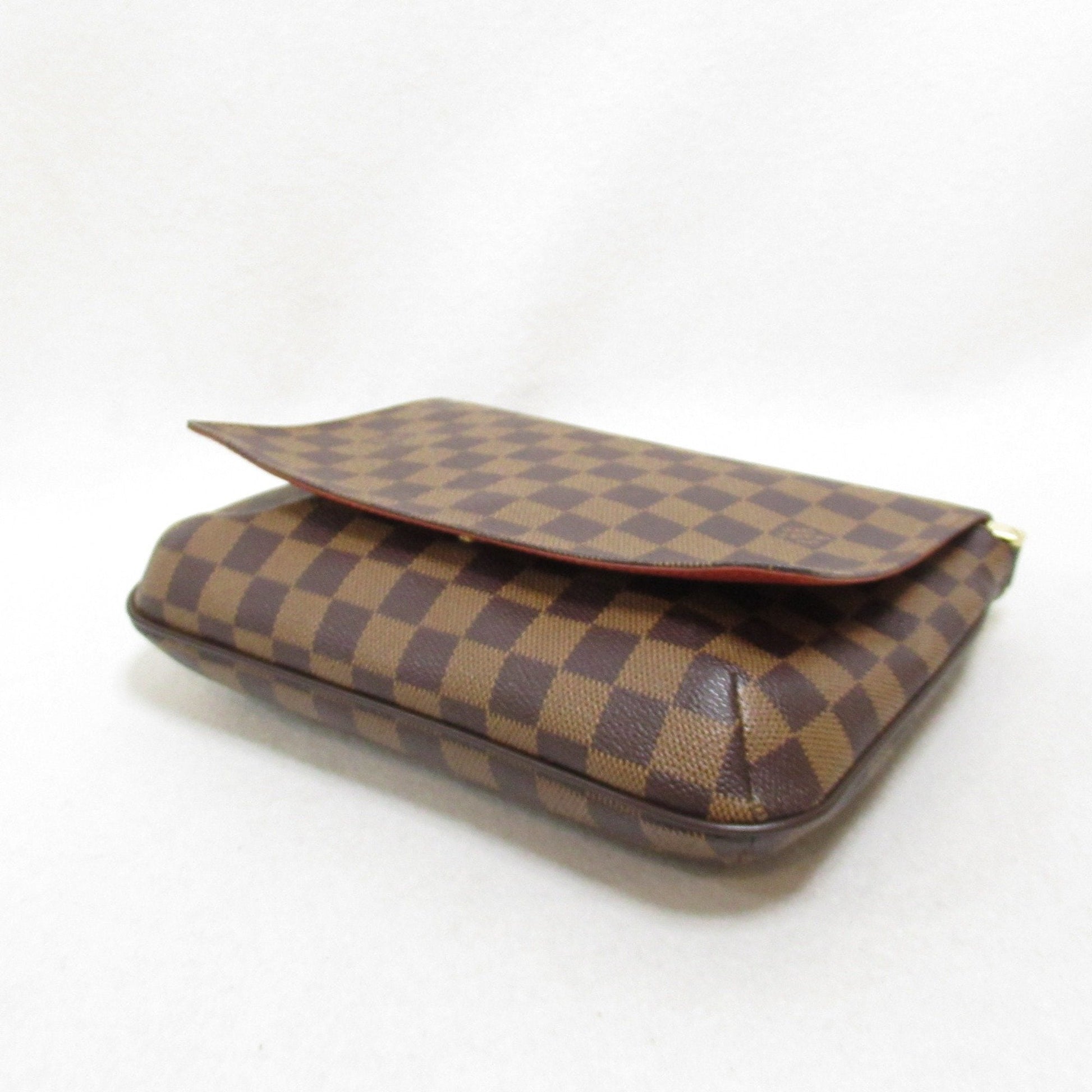 LOUIS VUITTON M tte Tango Shoulder Bag