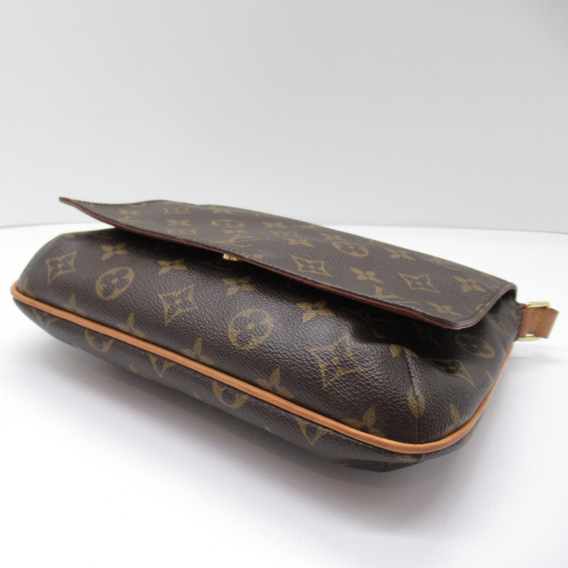 LOUIS VUITTON M tte Tango Shoulder Bag