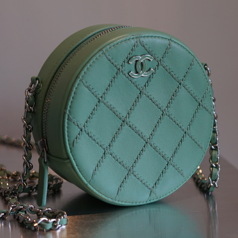 CHANEL CLUTCH