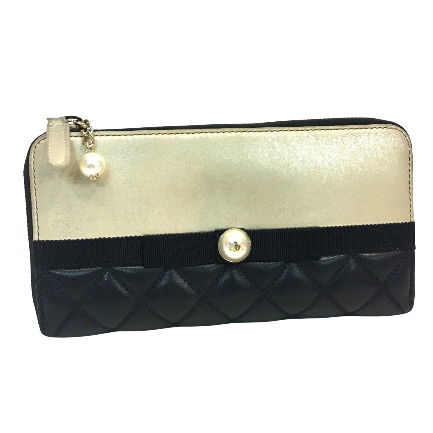 CHANEL Matelasse Wallet