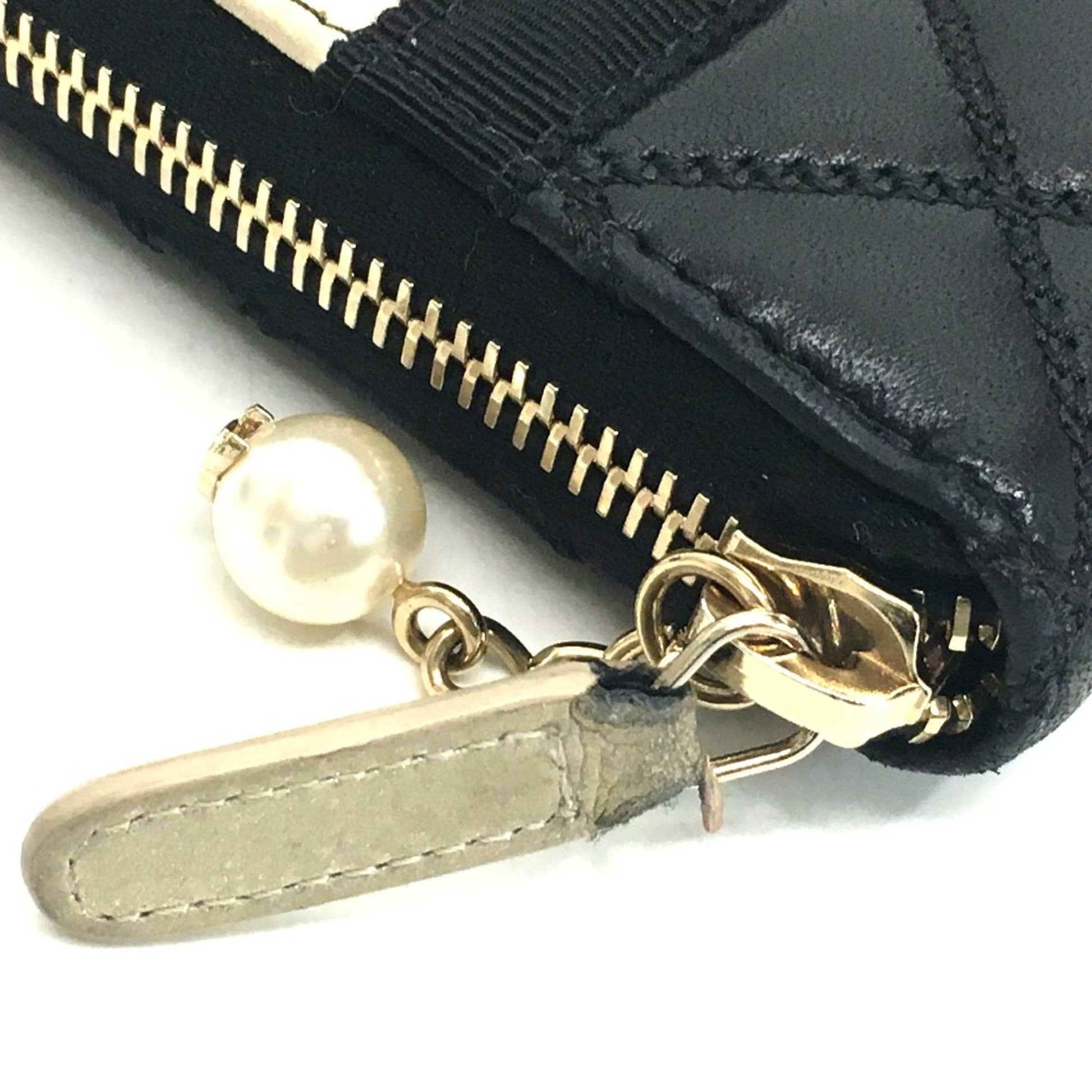 CHANEL Matelasse Wallet