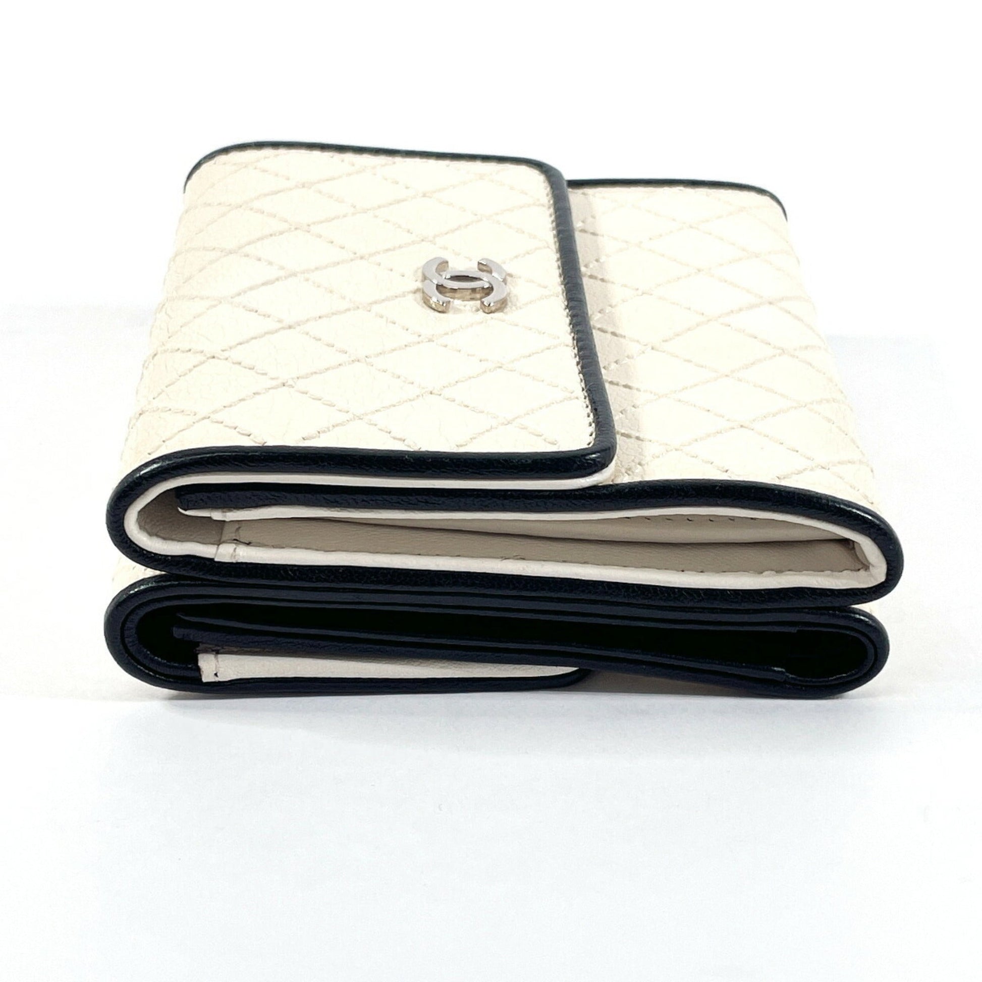 CHANEL Matelasse Wallet