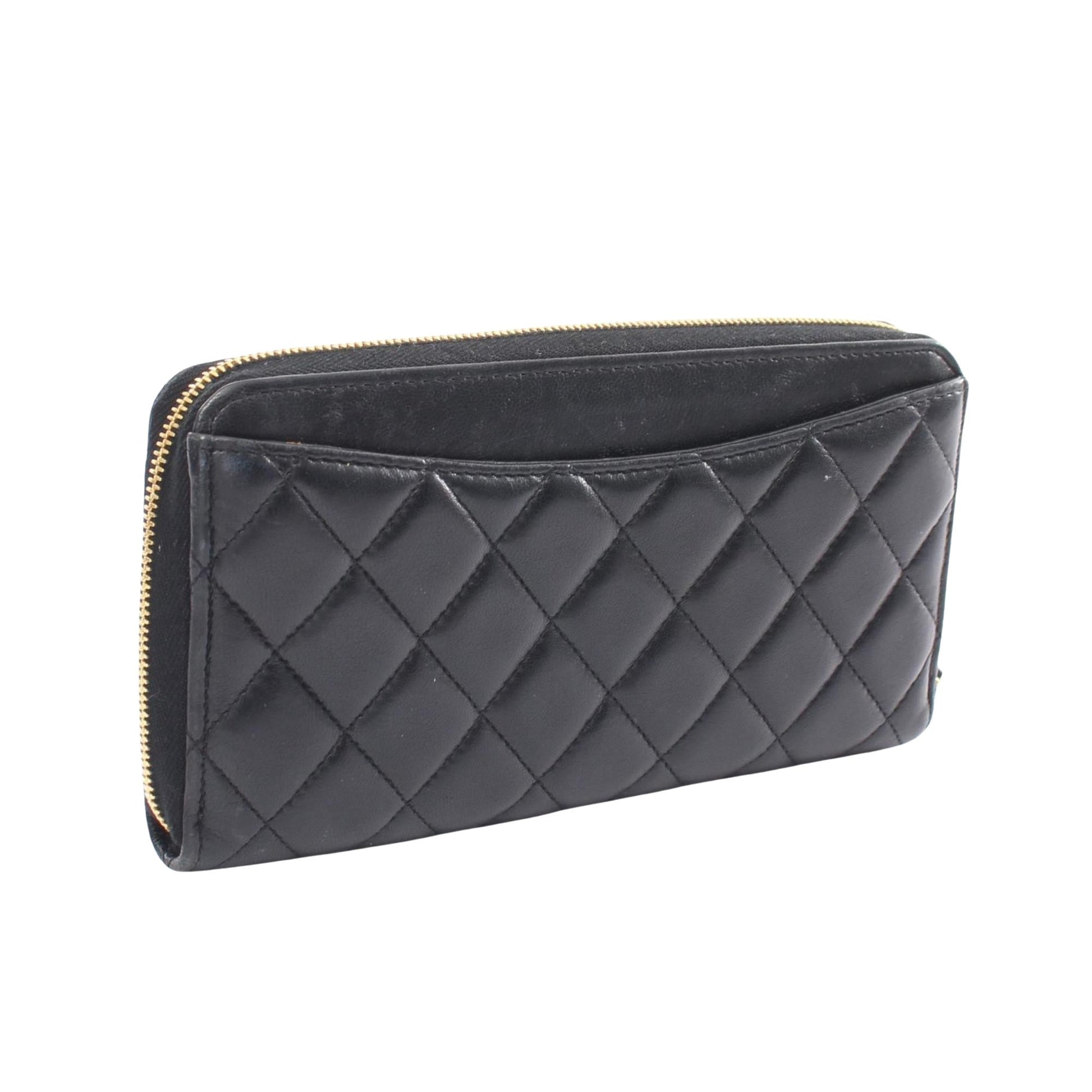 CHANEL Matelasse Wallet