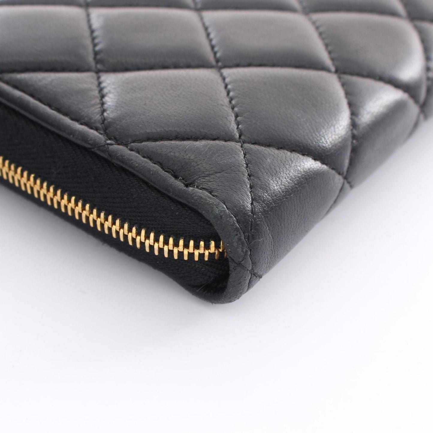CHANEL Matelasse Wallet