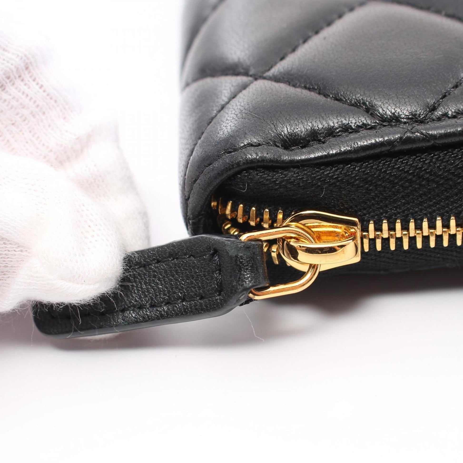 CHANEL Matelasse Wallet