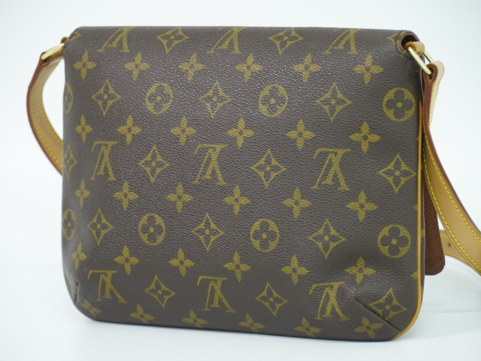 LOUIS VUITTON M tte Tango Shoulder Bag