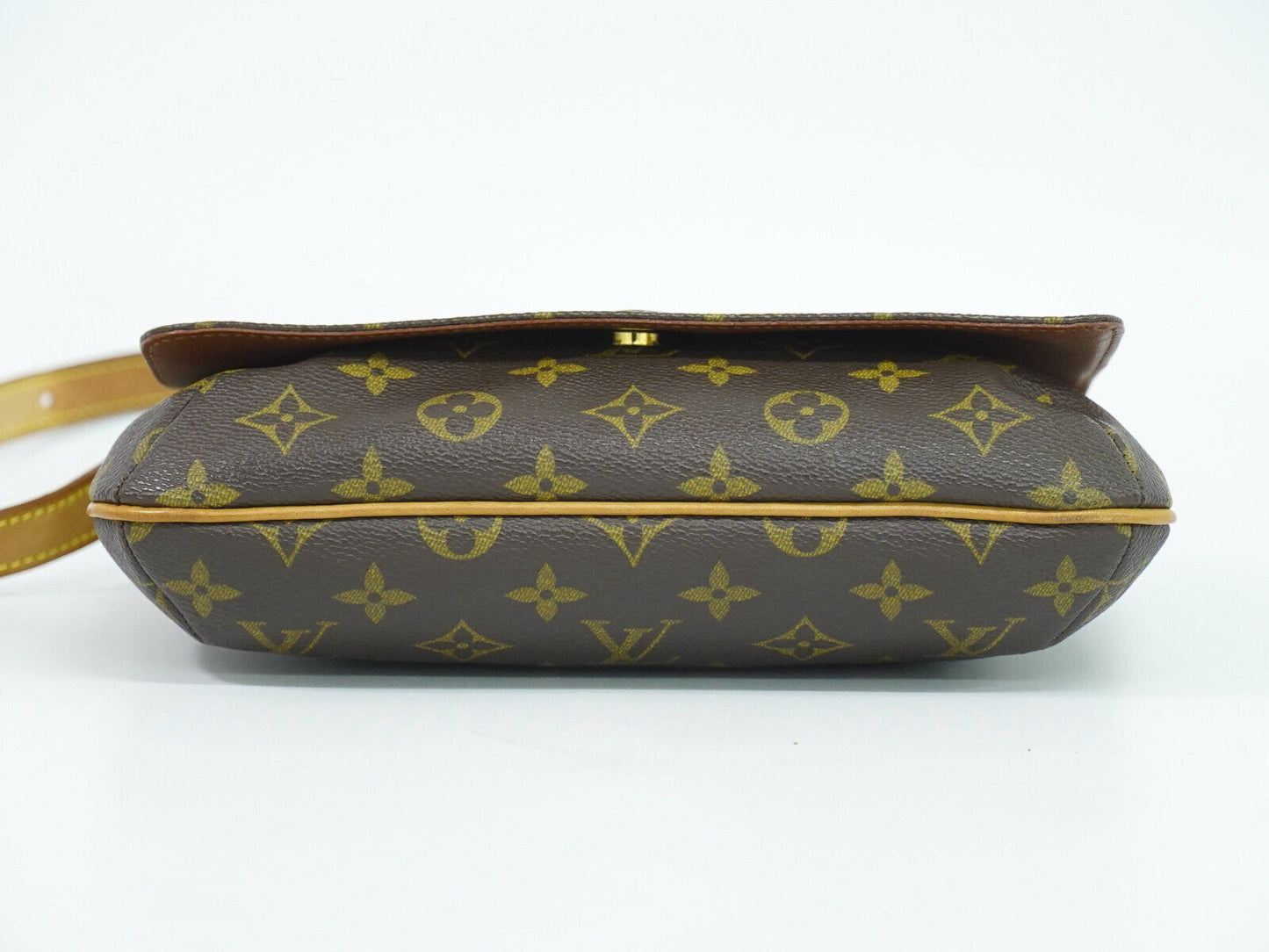 LOUIS VUITTON M tte Tango Shoulder Bag