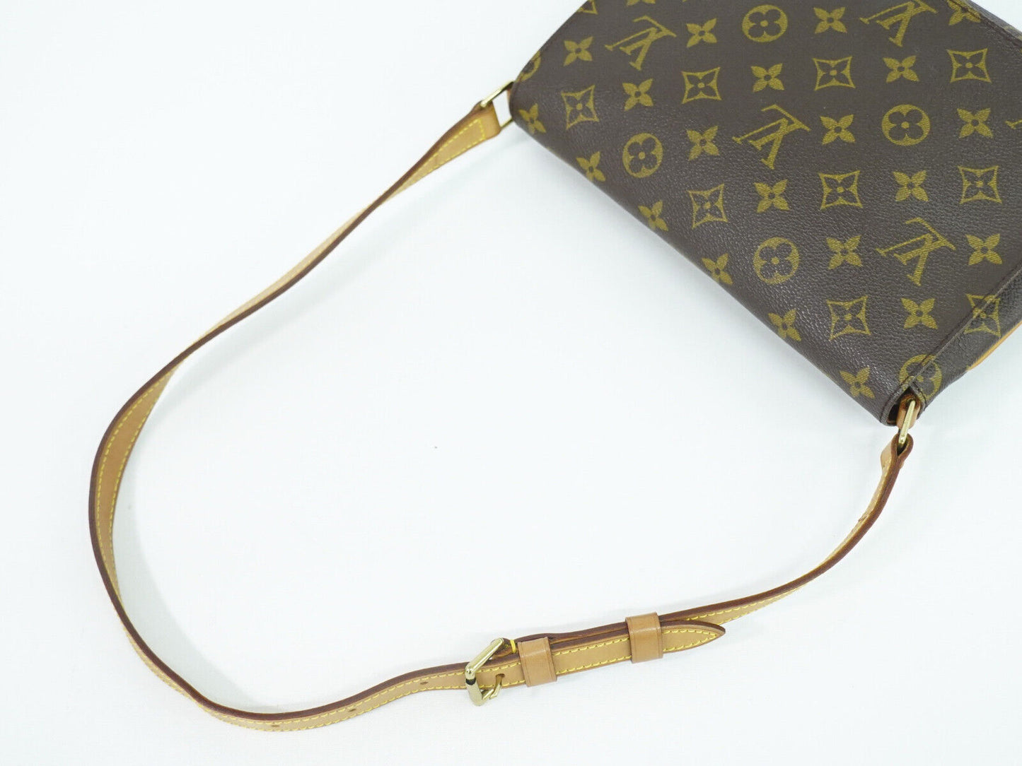 LOUIS VUITTON M tte Tango Shoulder Bag