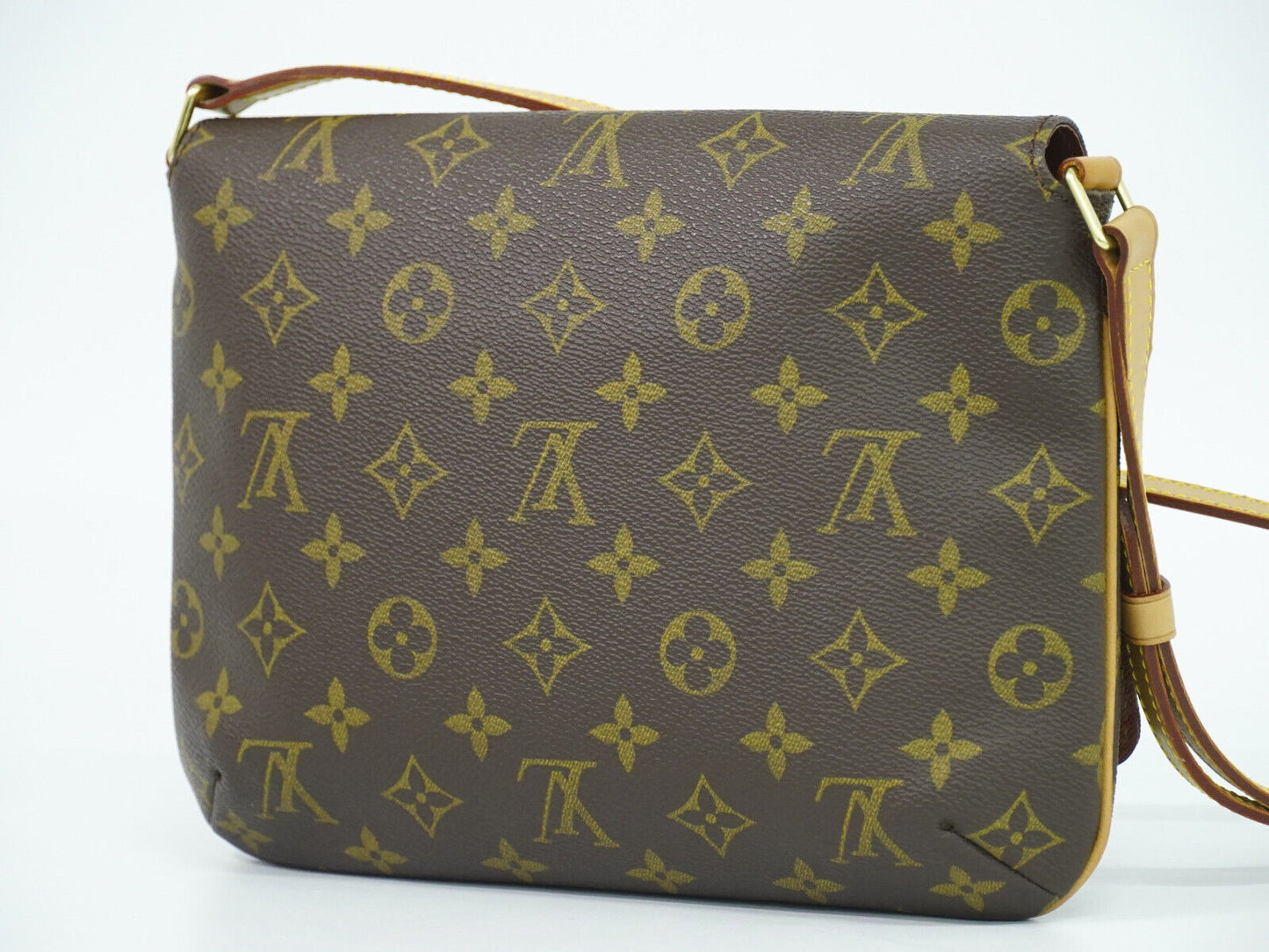 LOUIS VUITTON M tte Tango Shoulder Bag