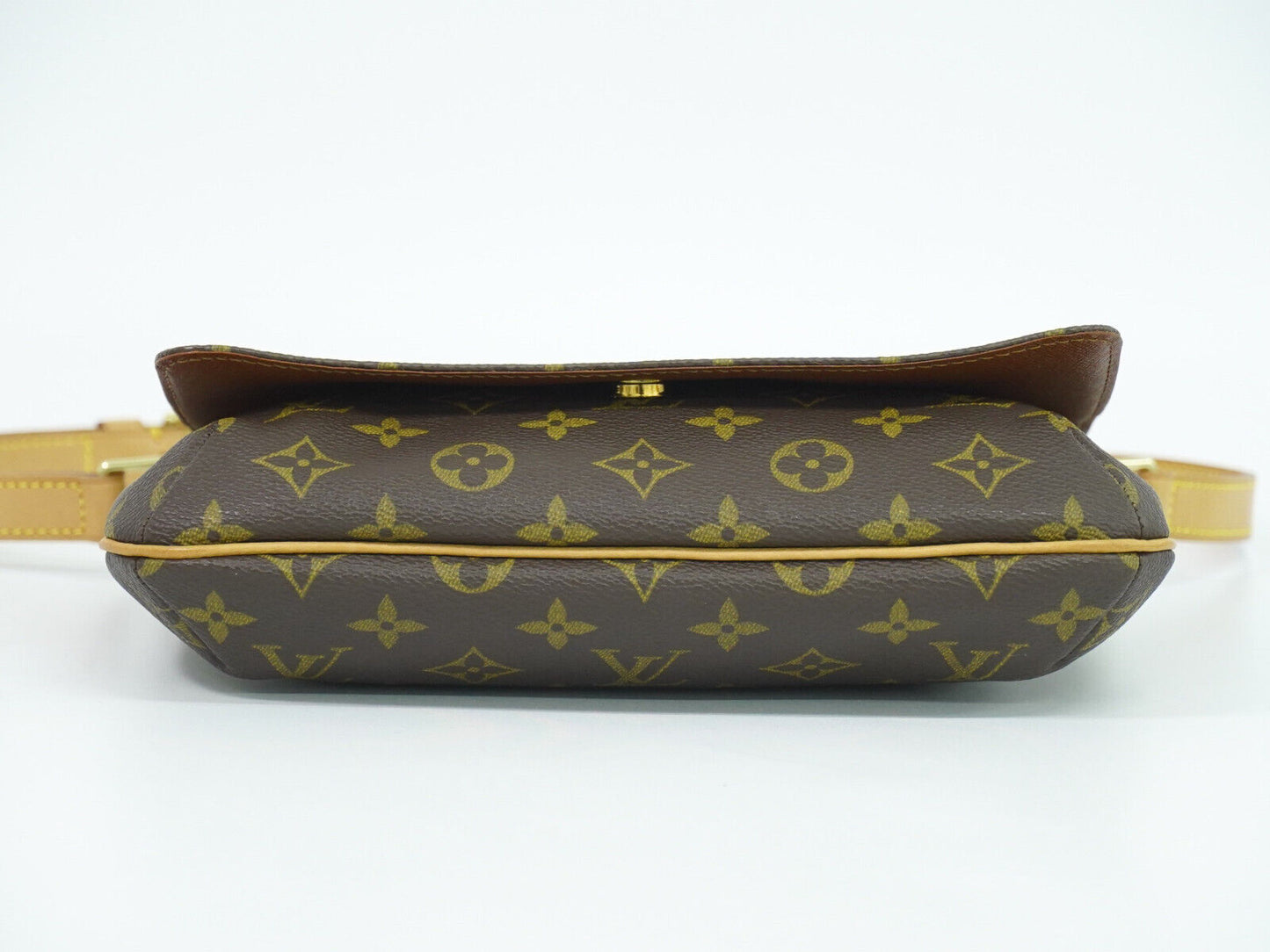 LOUIS VUITTON M tte Tango Shoulder Bag