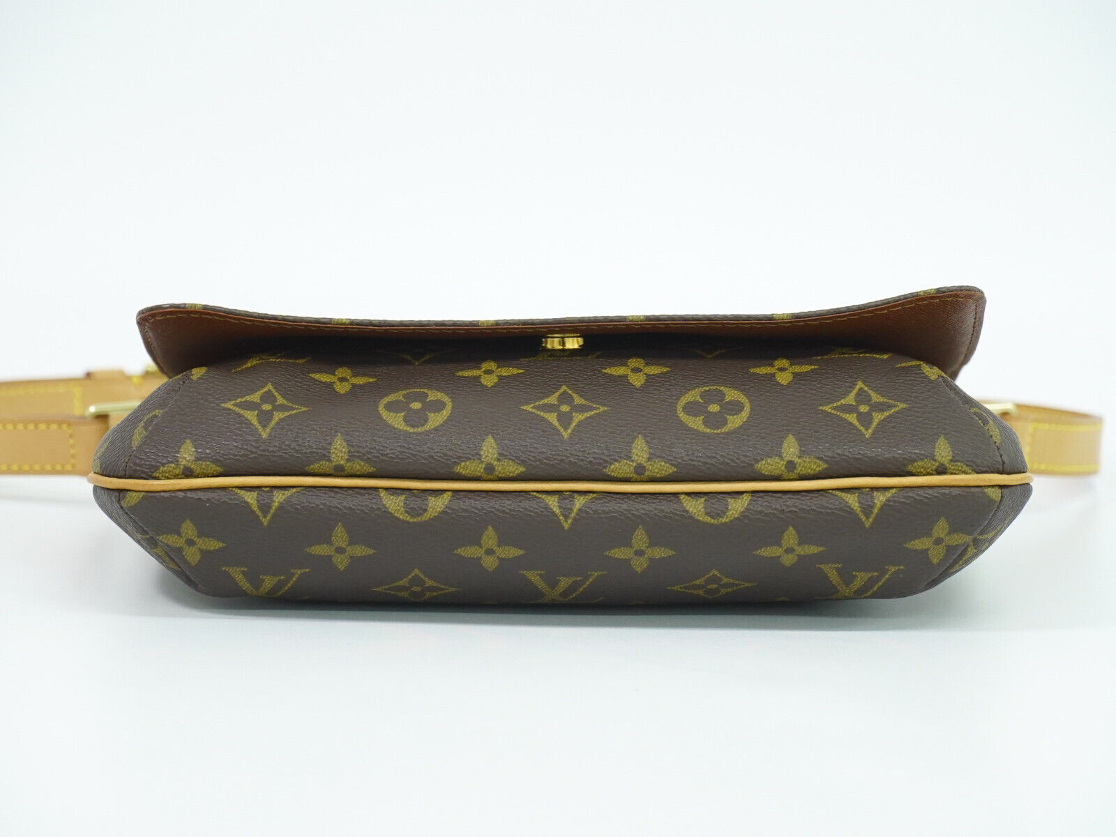 LOUIS VUITTON M tte Tango Shoulder Bag