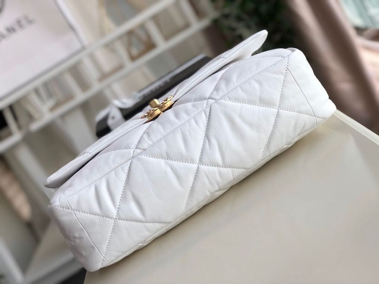 CHL 19 Maxi , ’s White Crossbody Bag