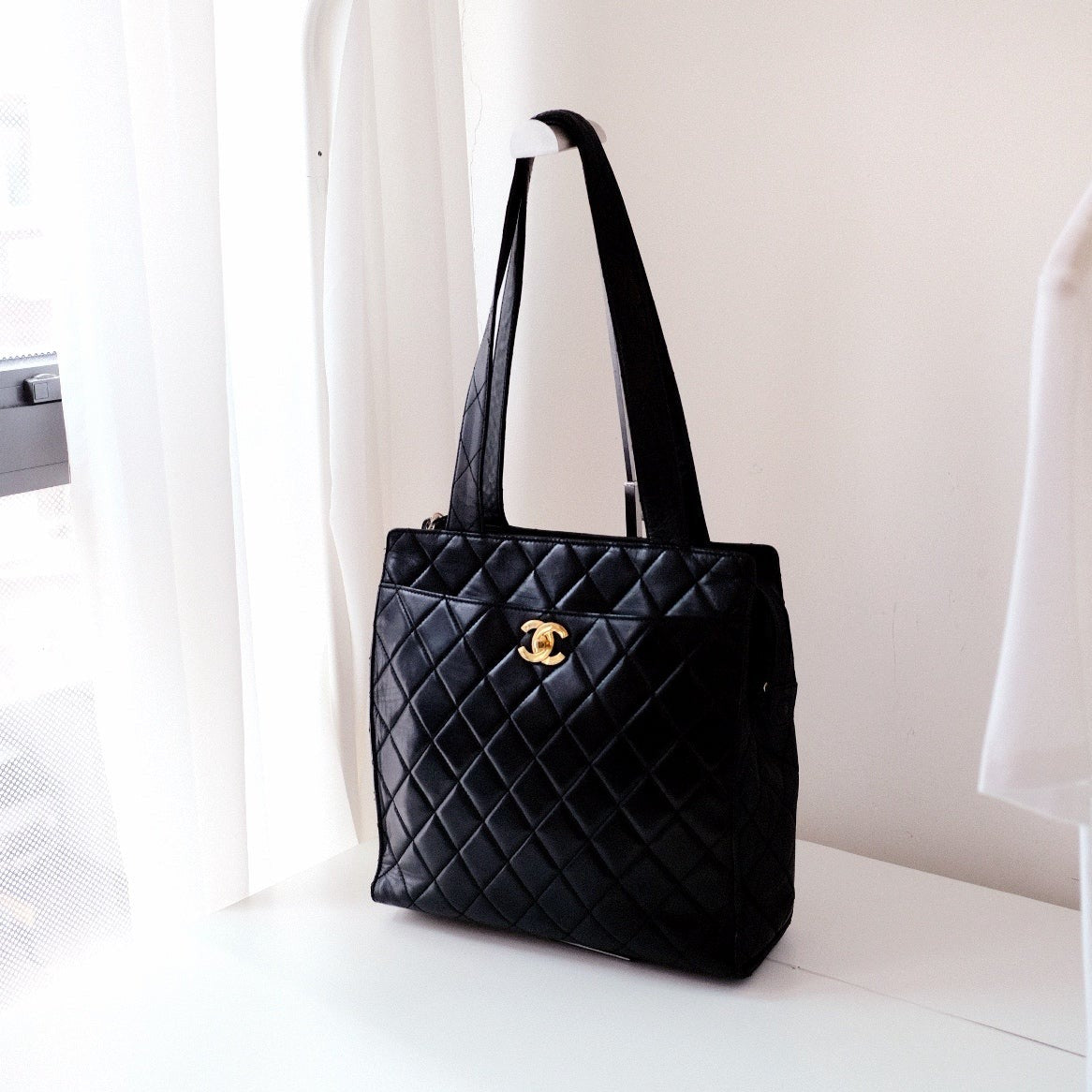 Chanel   quilted lambskin tote bag
