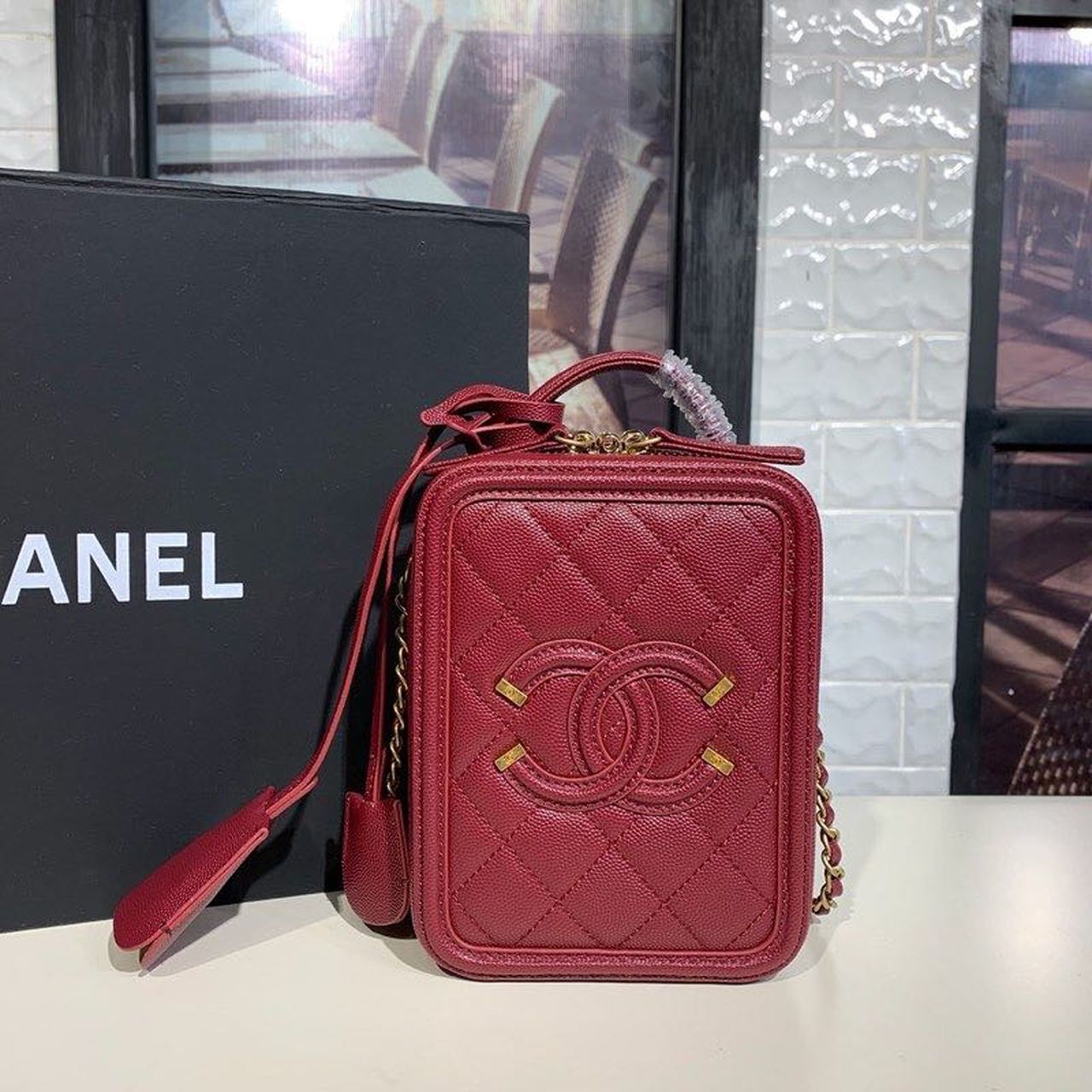 CHL Top QualityTop Qualityligree Vertical Crossbody Bag