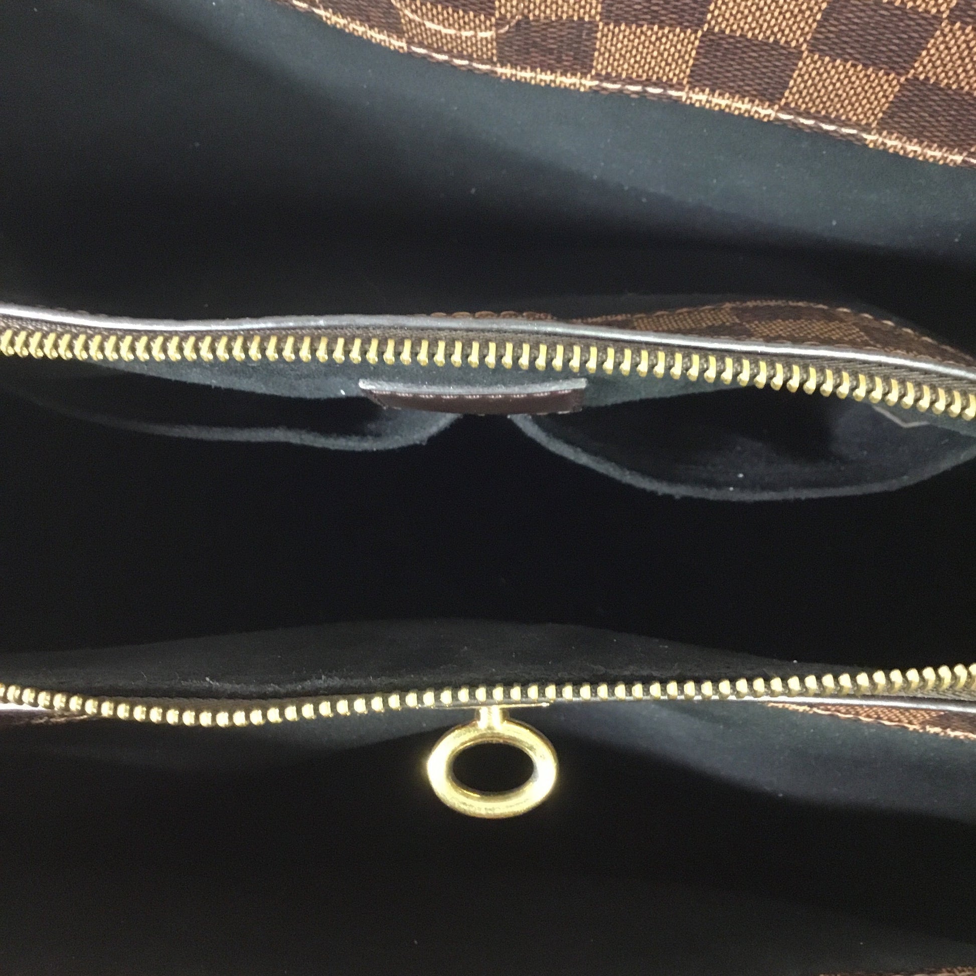 HandBag Luxury Designer By Louis Vuitton, Size: Large
