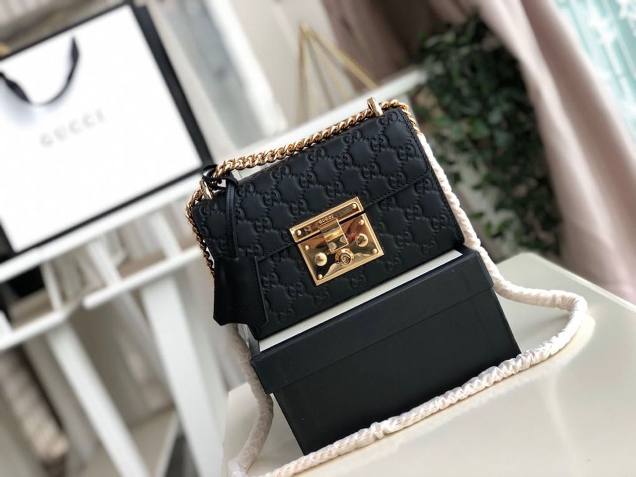 gg Padlock gg Signature gg Black Small Shoulder Bag