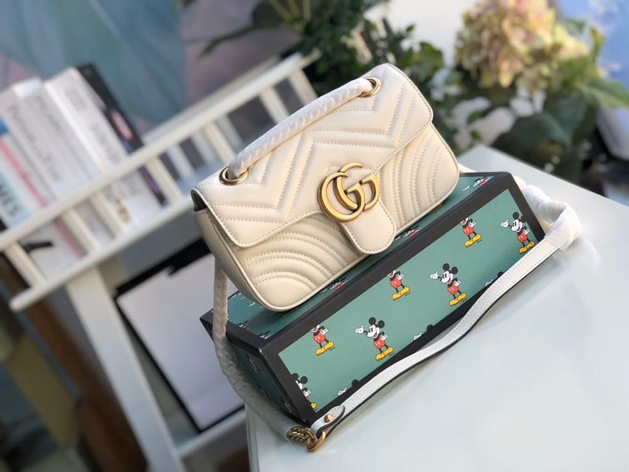 gg Marmont MatelassÃ© 8.5in 22cm White Mini Bag