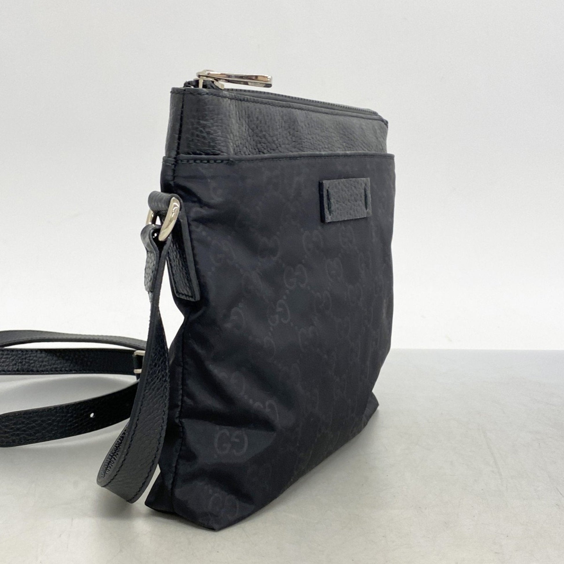 Gucci Shoulder Bag Nylon Nylon 33