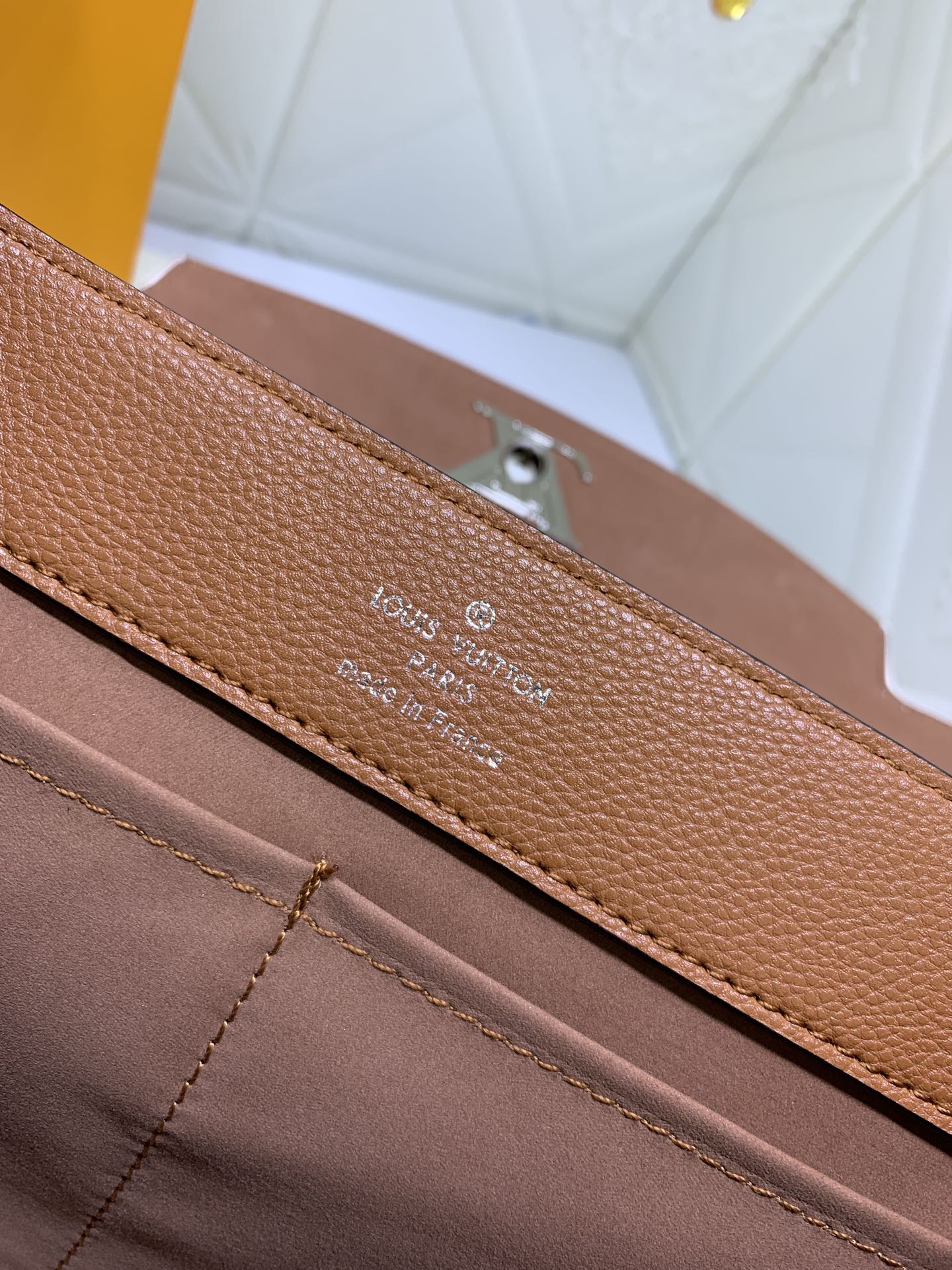 EN - Luxury LUV 745 Travel Bag