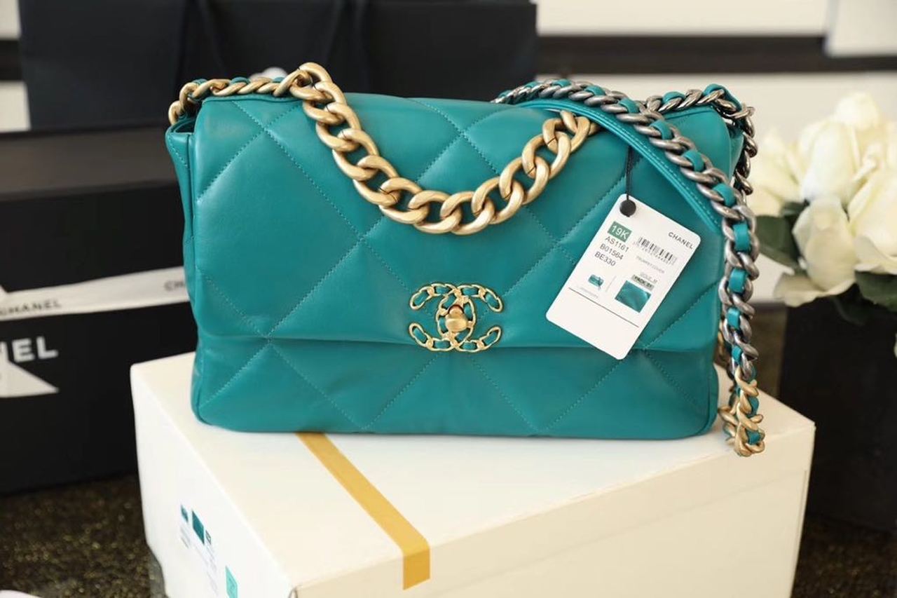 CHL 19 26cm Teal Handbag
