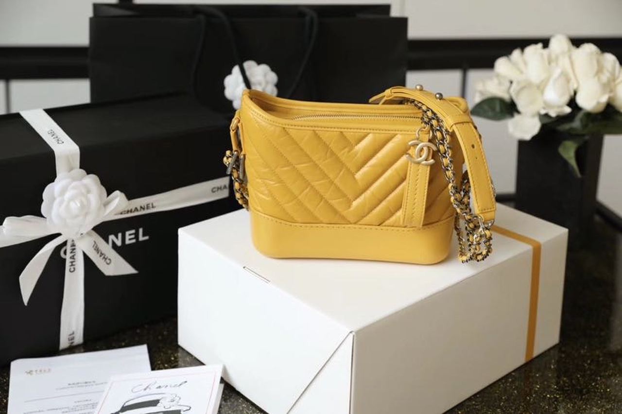 CHL Chevron Gabrielle 20cm Aged Leather Calfskin Jewelry