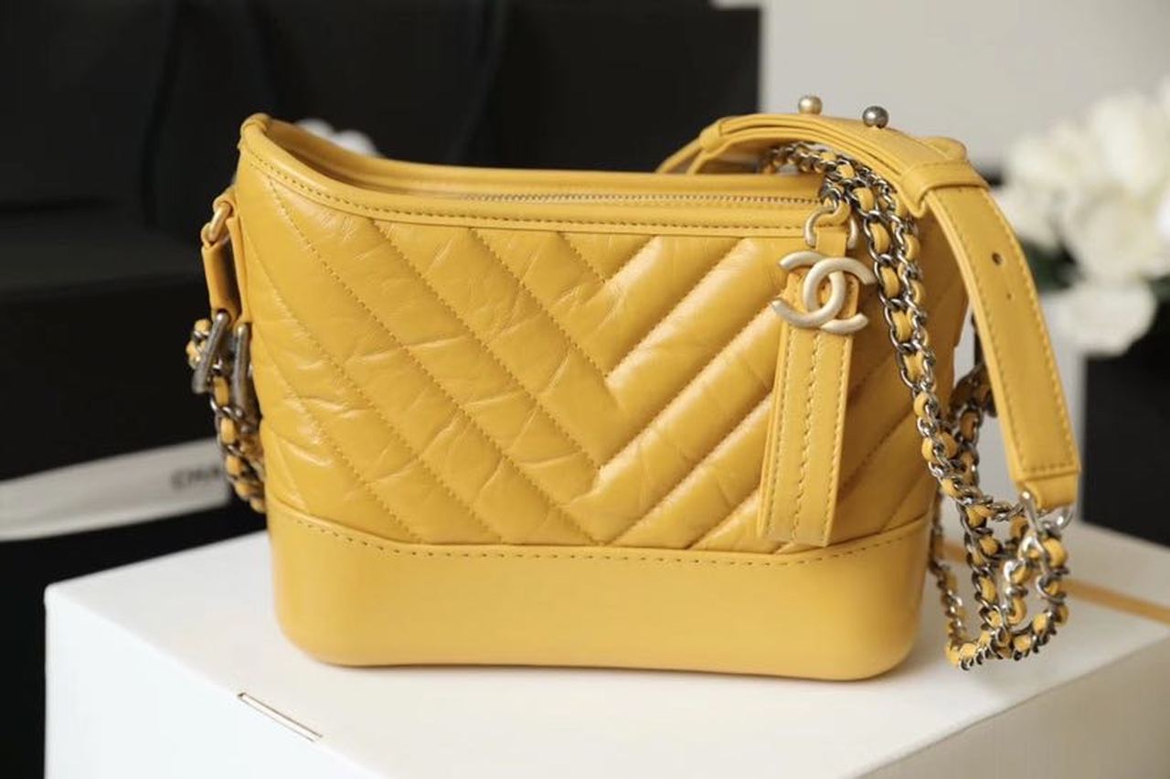 CHL Chevron Gabrielle 20cm Aged Leather Calfskin Jewelry